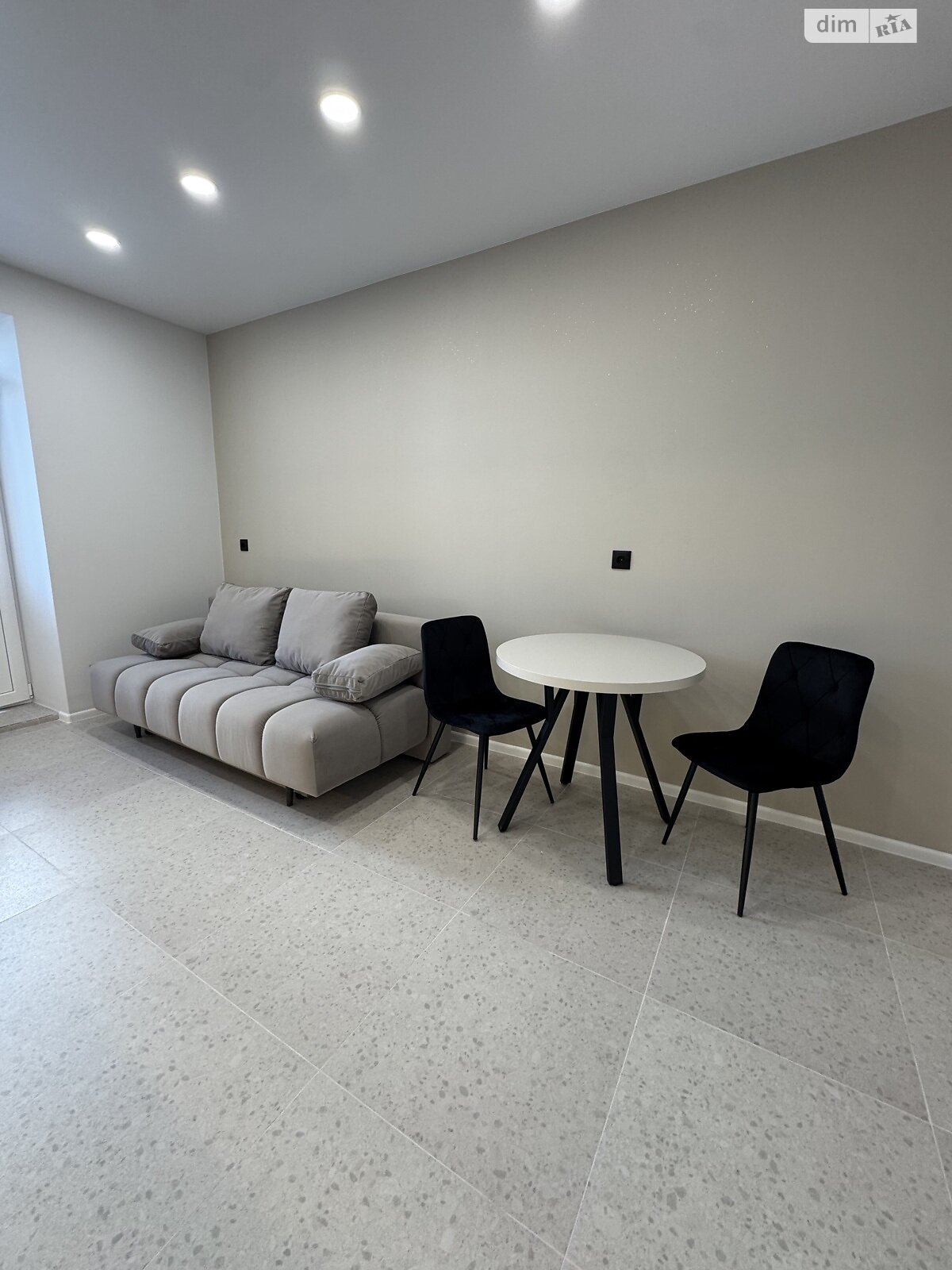 Продаж двокімнатної квартири в Тернополі, на вул. Карпенка 36, район Дружба фото 1 Продаж двокімнатної квартири в Тернополі, на вул. Карпенка 36, район Дружба фото 1