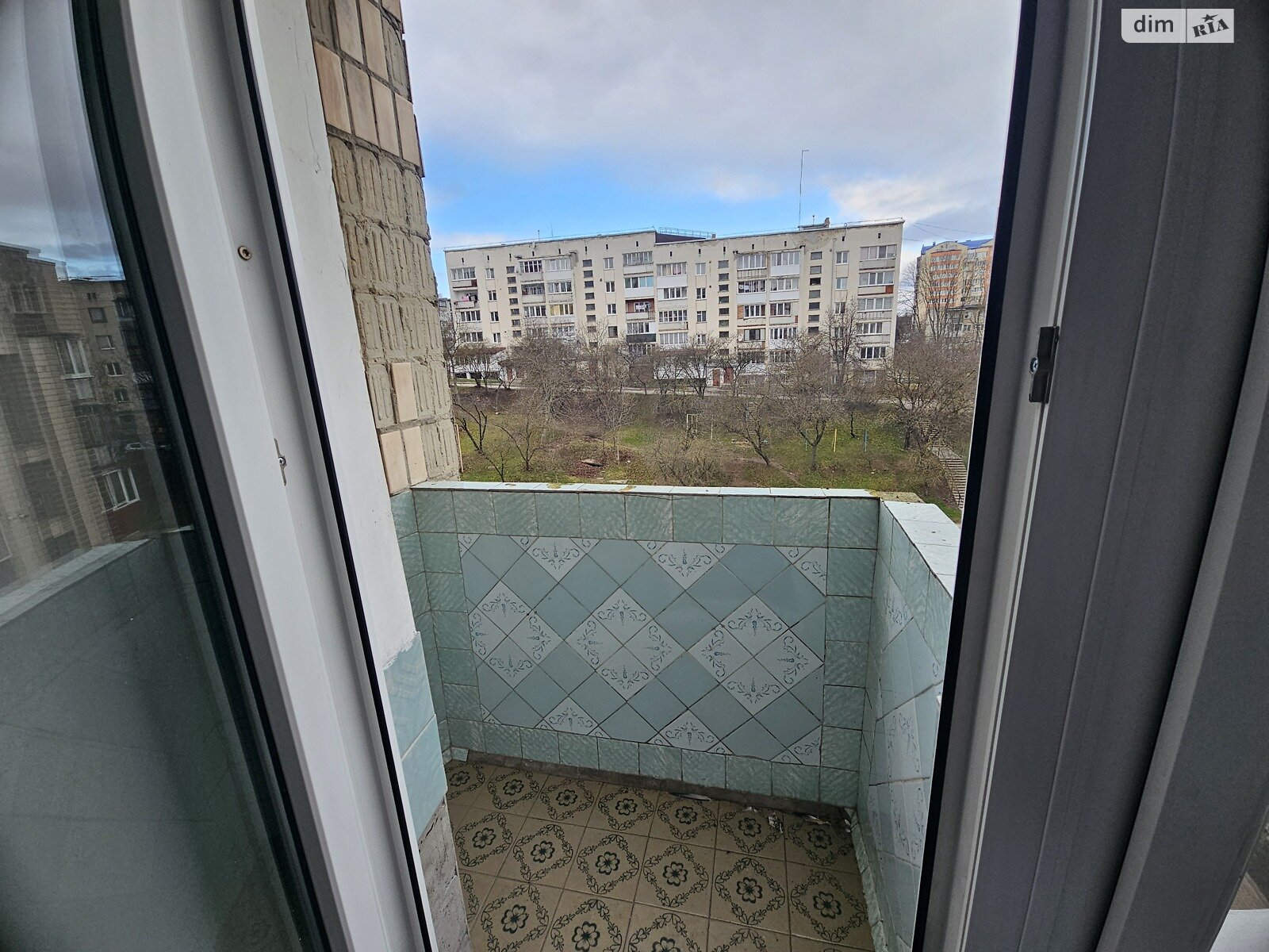 Продажа трехкомнатной квартиры в Тернополе, на ул. Карпенко, район Дружба фото 1 Продажа трехкомнатной квартиры в Тернополе, на ул. Карпенко, район Дружба фото 1