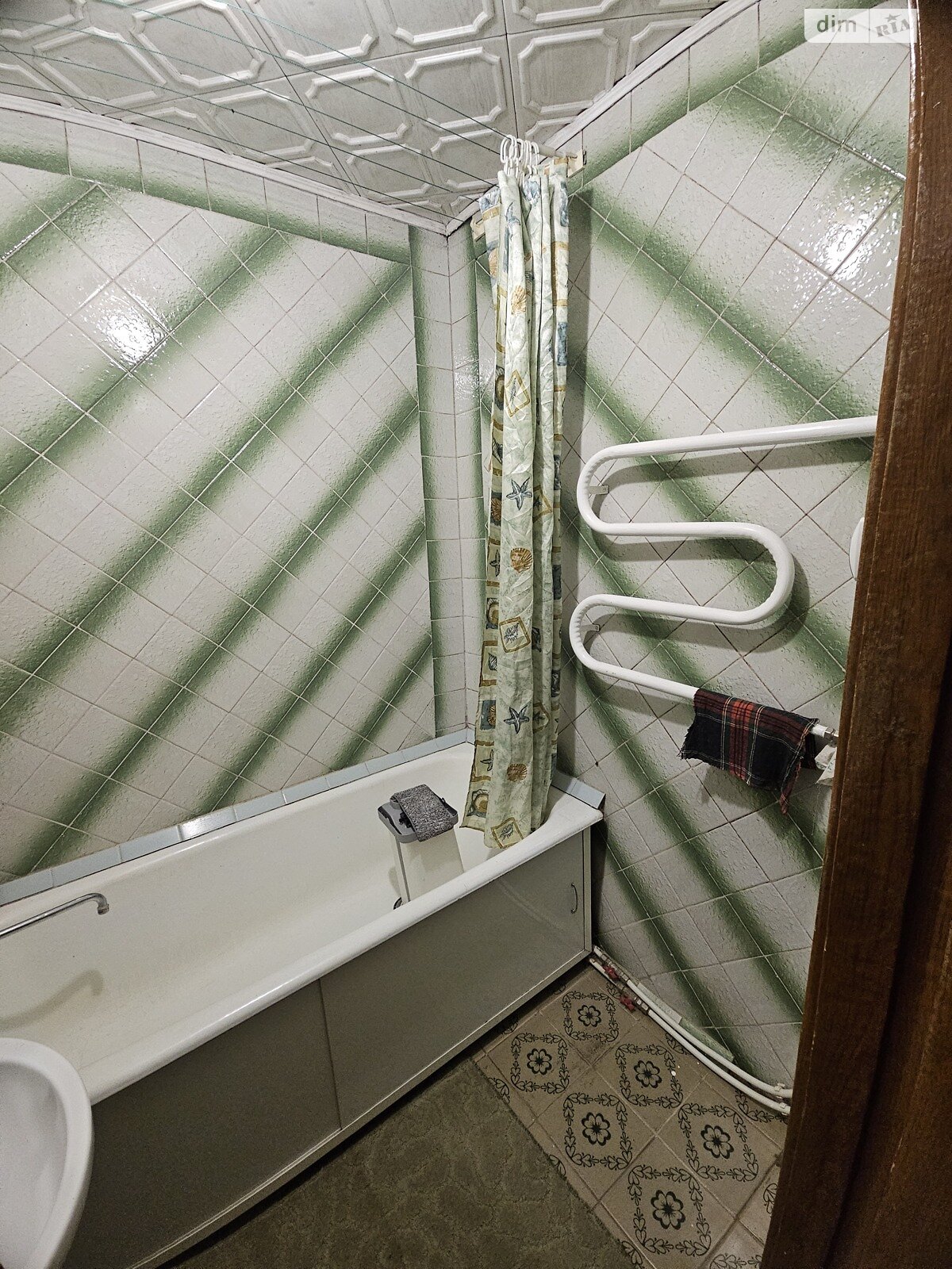 Продажа трехкомнатной квартиры в Тернополе, на ул. Карпенко, район Дружба фото 1 Продажа трехкомнатной квартиры в Тернополе, на ул. Карпенко, район Дружба фото 1