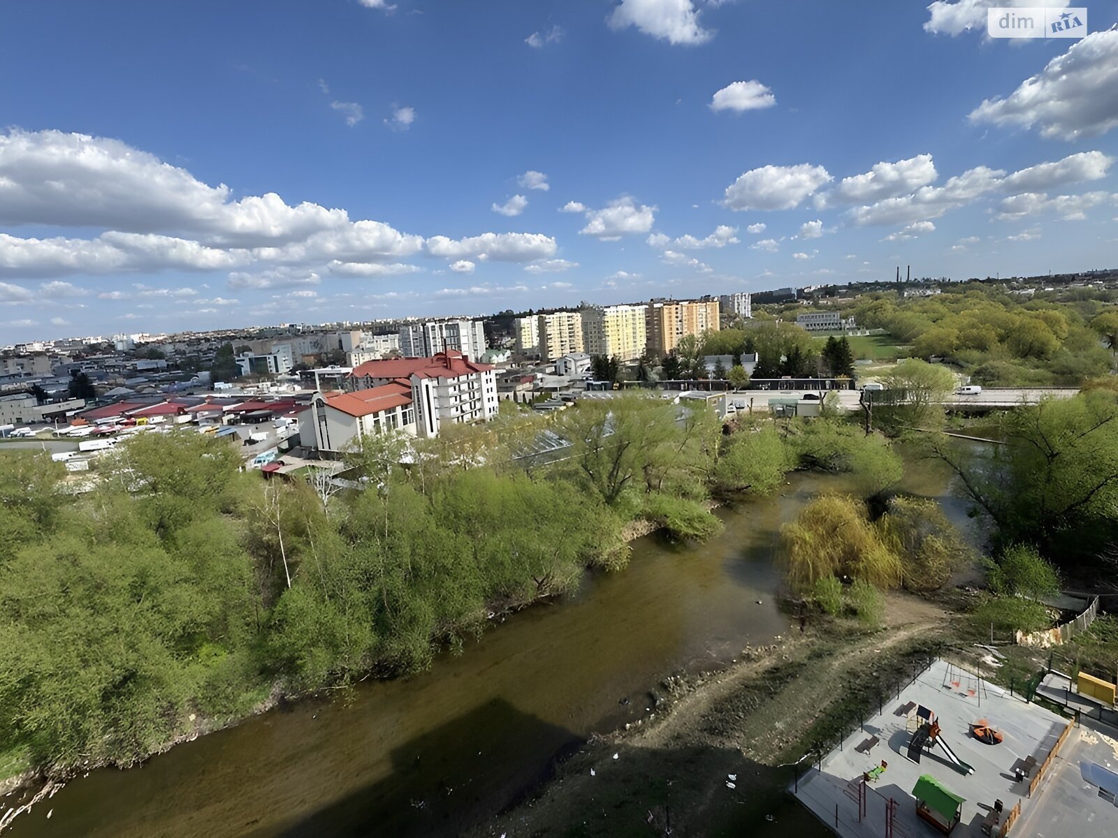 Продажа однокомнатной квартиры в Тернополе, на пер. Кирпичный, район Дружба фото 1 Продажа однокомнатной квартиры в Тернополе, на пер. Кирпичный, район Дружба фото 1
