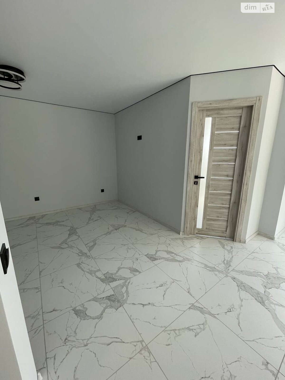 Продажа однокомнатной квартиры в Тернополе, на пер. Кирпичный, район Дружба фото 1 Продажа однокомнатной квартиры в Тернополе, на пер. Кирпичный, район Дружба фото 1