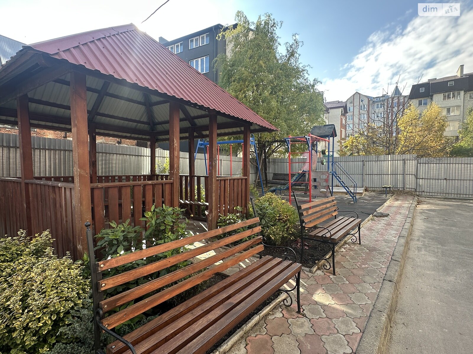 Продажа трехкомнатной квартиры в Тернополе, на пер. Кирпичный 7А, район Дружба фото 1 Продажа трехкомнатной квартиры в Тернополе, на пер. Кирпичный 7А, район Дружба фото 1