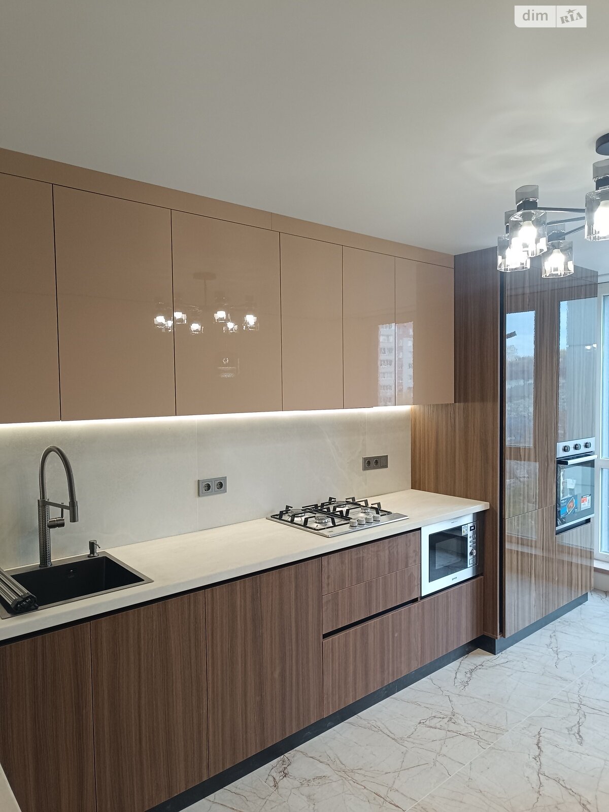 Продажа трехкомнатной квартиры в Тернополе, на пер. Кирпичный, район Дружба фото 1 Продажа трехкомнатной квартиры в Тернополе, на пер. Кирпичный, район Дружба фото 1