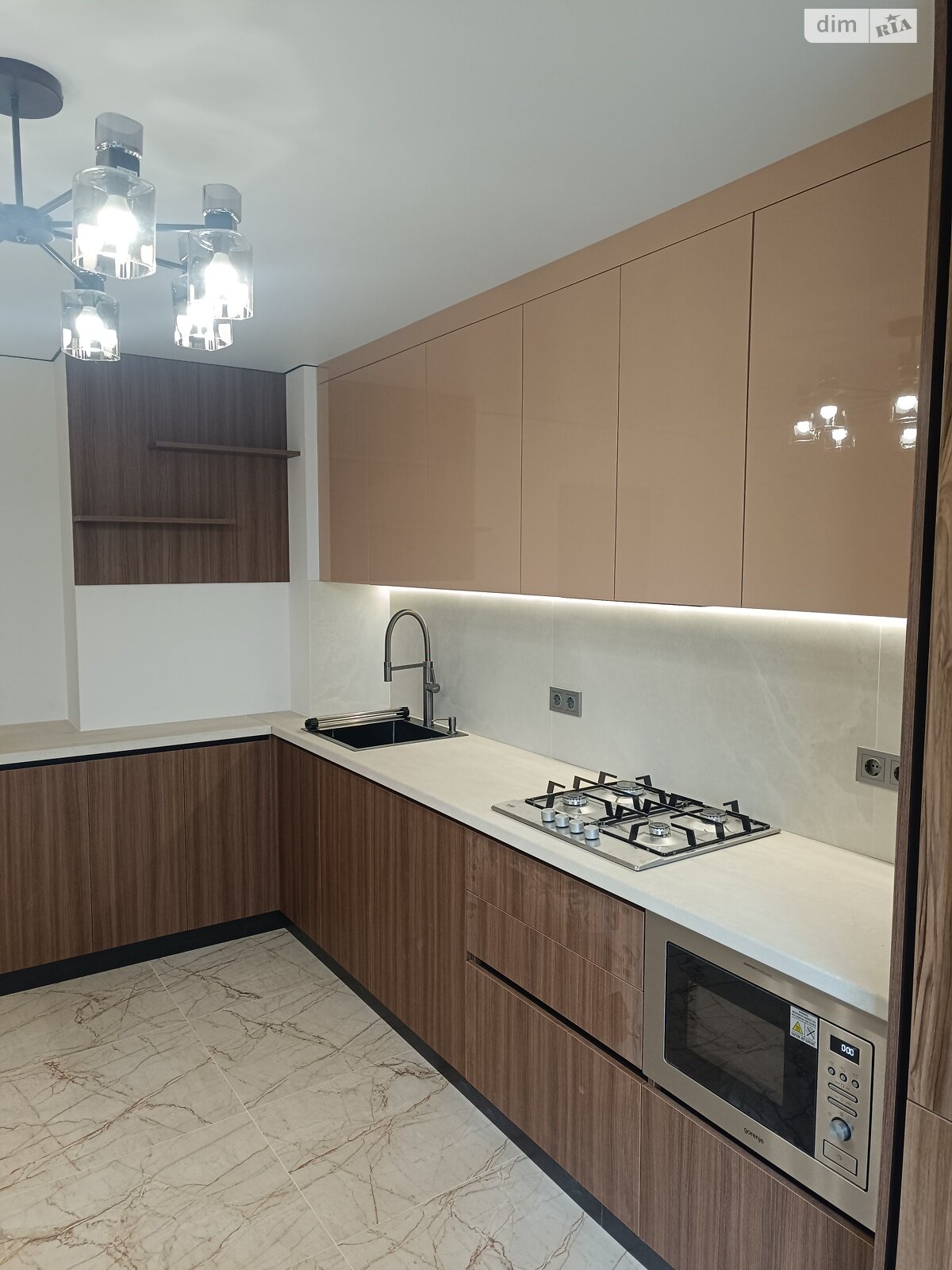 Продажа трехкомнатной квартиры в Тернополе, на пер. Кирпичный, район Дружба фото 1 Продажа трехкомнатной квартиры в Тернополе, на пер. Кирпичный, район Дружба фото 1