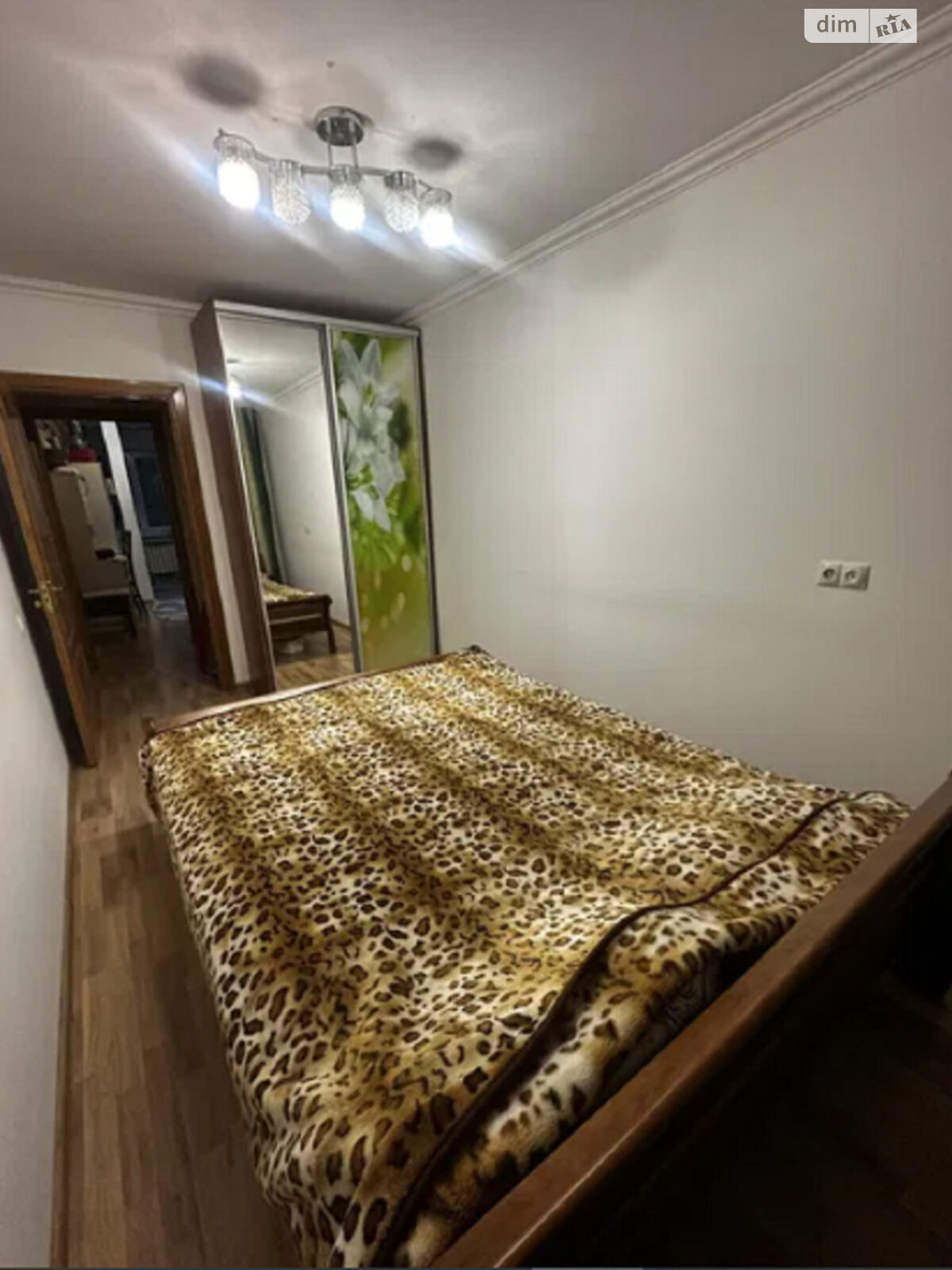 Продажа трехкомнатной квартиры в Тернополе, на ул. Кривоноса Максима, район Дружба фото 1 Продажа трехкомнатной квартиры в Тернополе, на ул. Кривоноса Максима, район Дружба фото 1