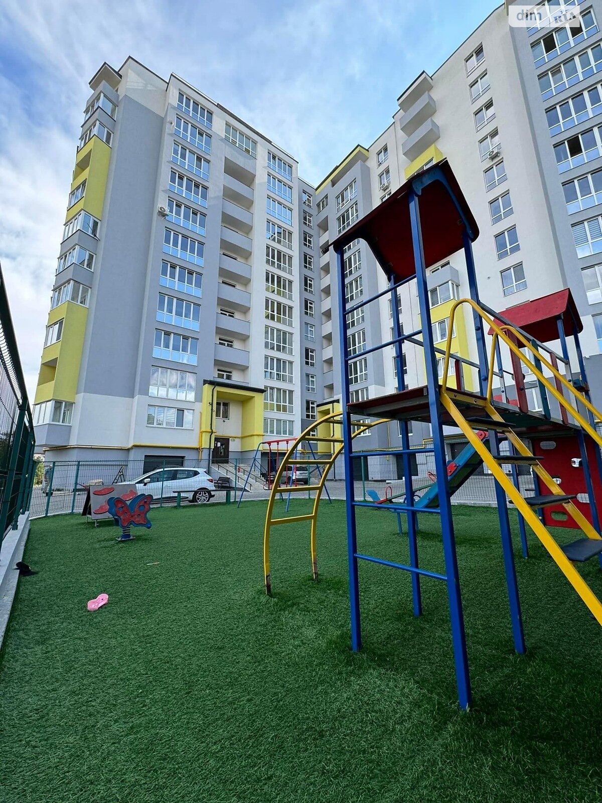 Продаж трикімнатної квартири в Тернополі, на вул. Володимира Лучаковського, район Дружба фото 1 Продаж трикімнатної квартири в Тернополі, на вул. Володимира Лучаковського, район Дружба фото 1