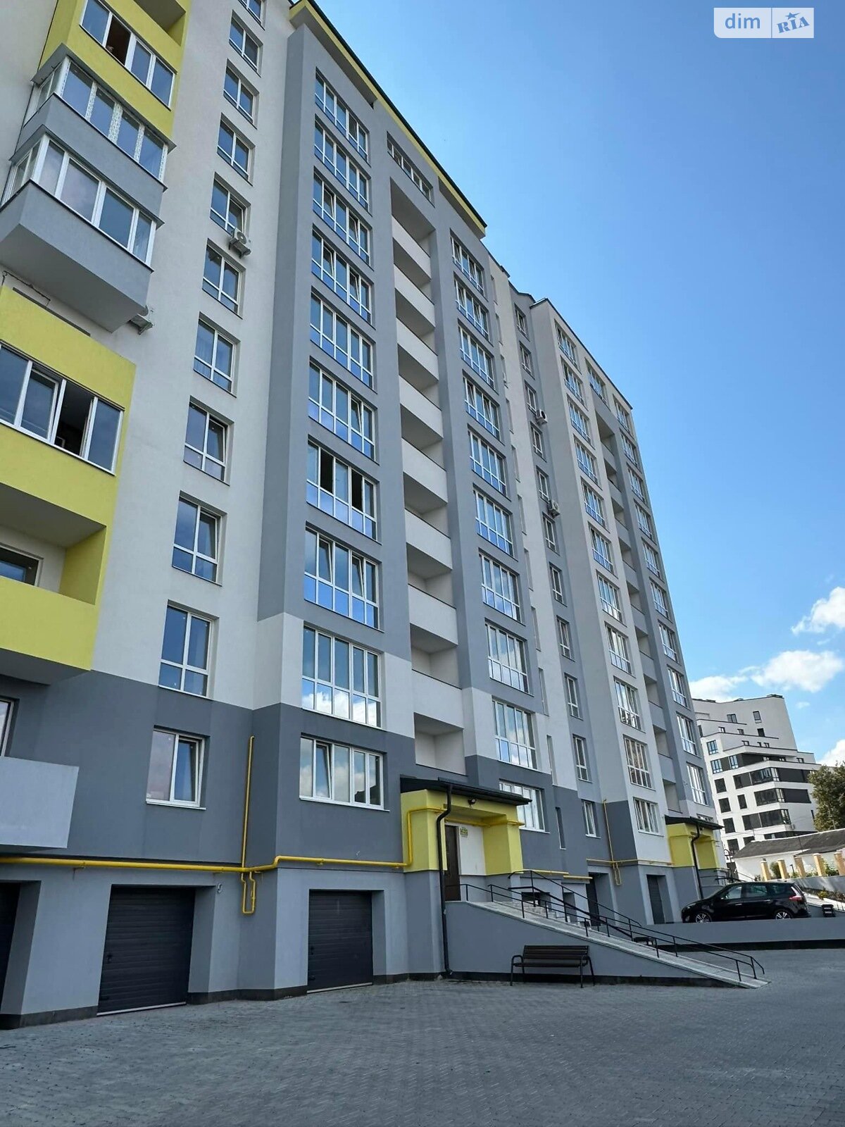 Продаж трикімнатної квартири в Тернополі, на вул. Володимира Лучаковського, район Дружба фото 1 Продаж трикімнатної квартири в Тернополі, на вул. Володимира Лучаковського, район Дружба фото 1