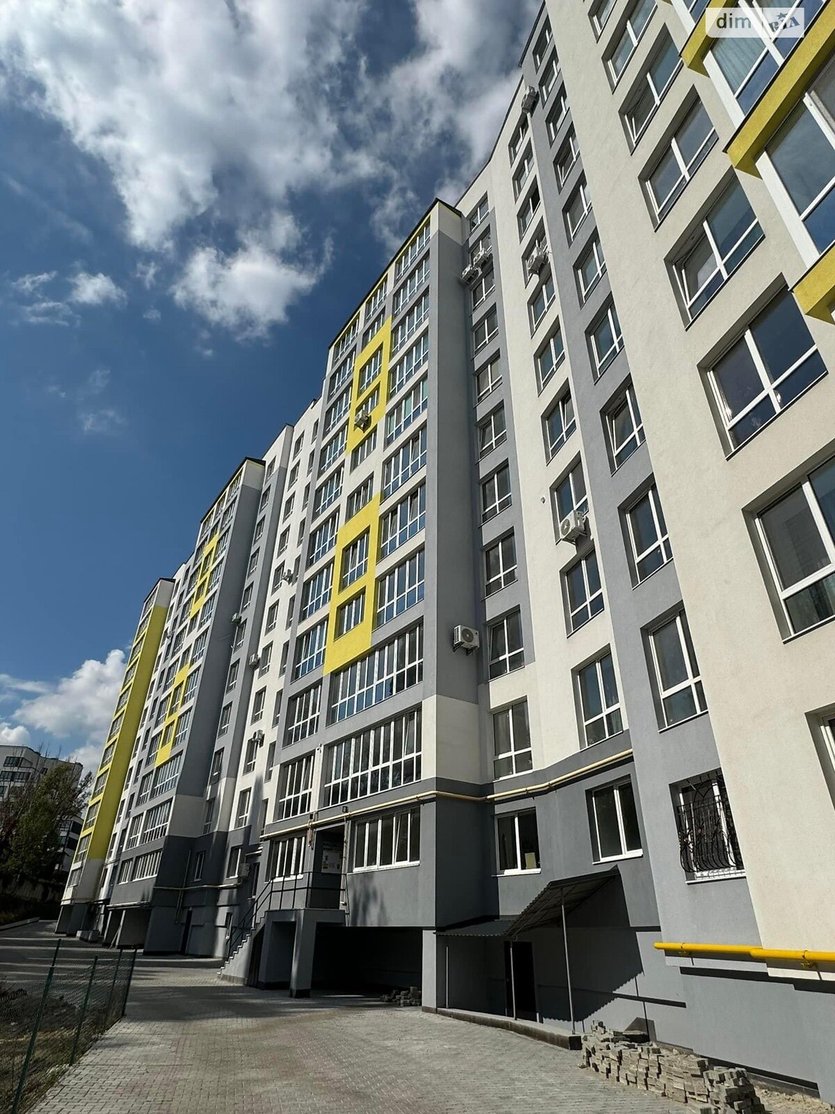 Продаж трикімнатної квартири в Тернополі, на вул. Володимира Лучаковського, район Дружба фото 1 Продаж трикімнатної квартири в Тернополі, на вул. Володимира Лучаковського, район Дружба фото 1