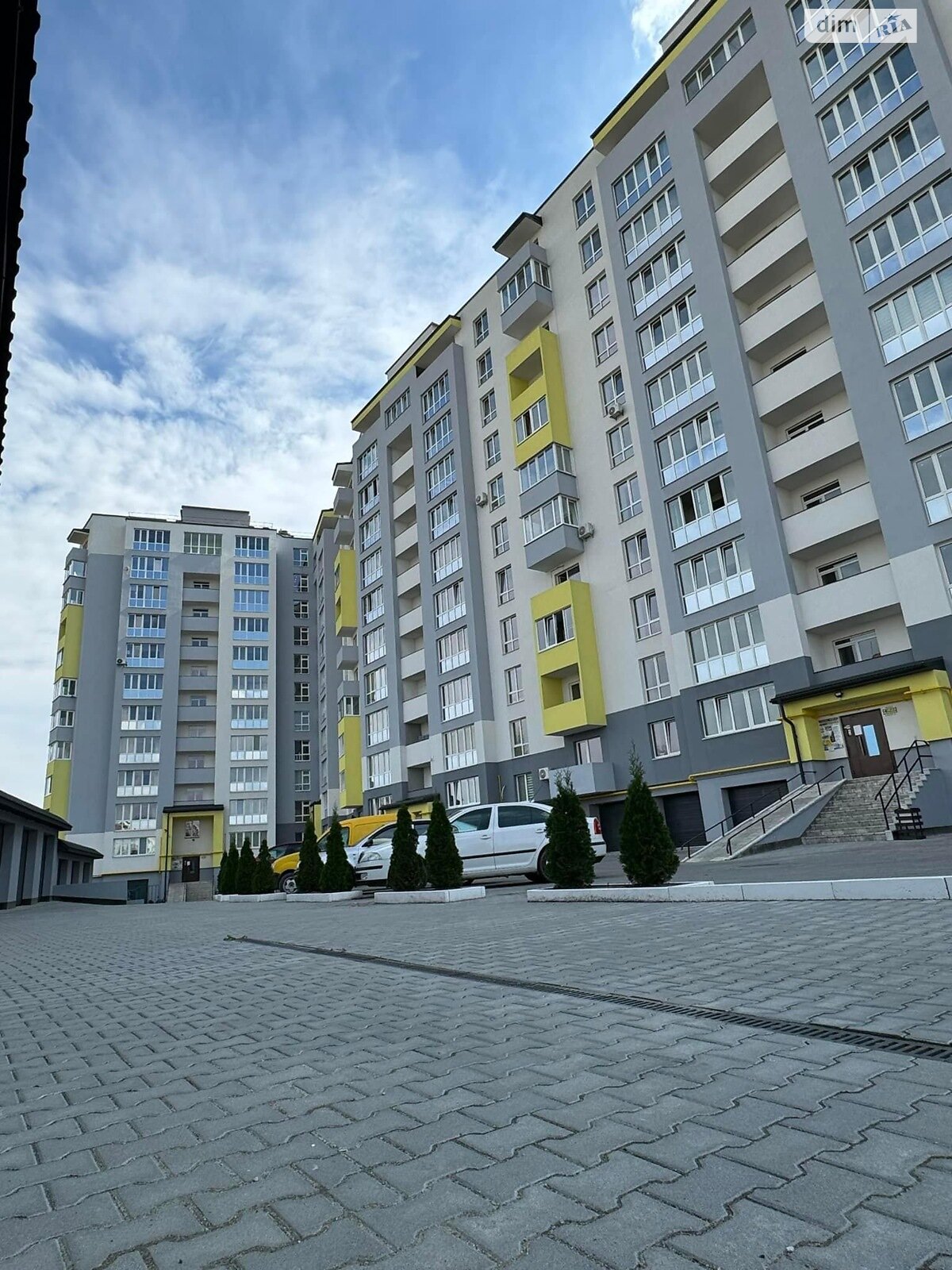 Продаж трикімнатної квартири в Тернополі, на вул. Володимира Лучаковського, район Дружба фото 1 Продаж трикімнатної квартири в Тернополі, на вул. Володимира Лучаковського, район Дружба фото 1