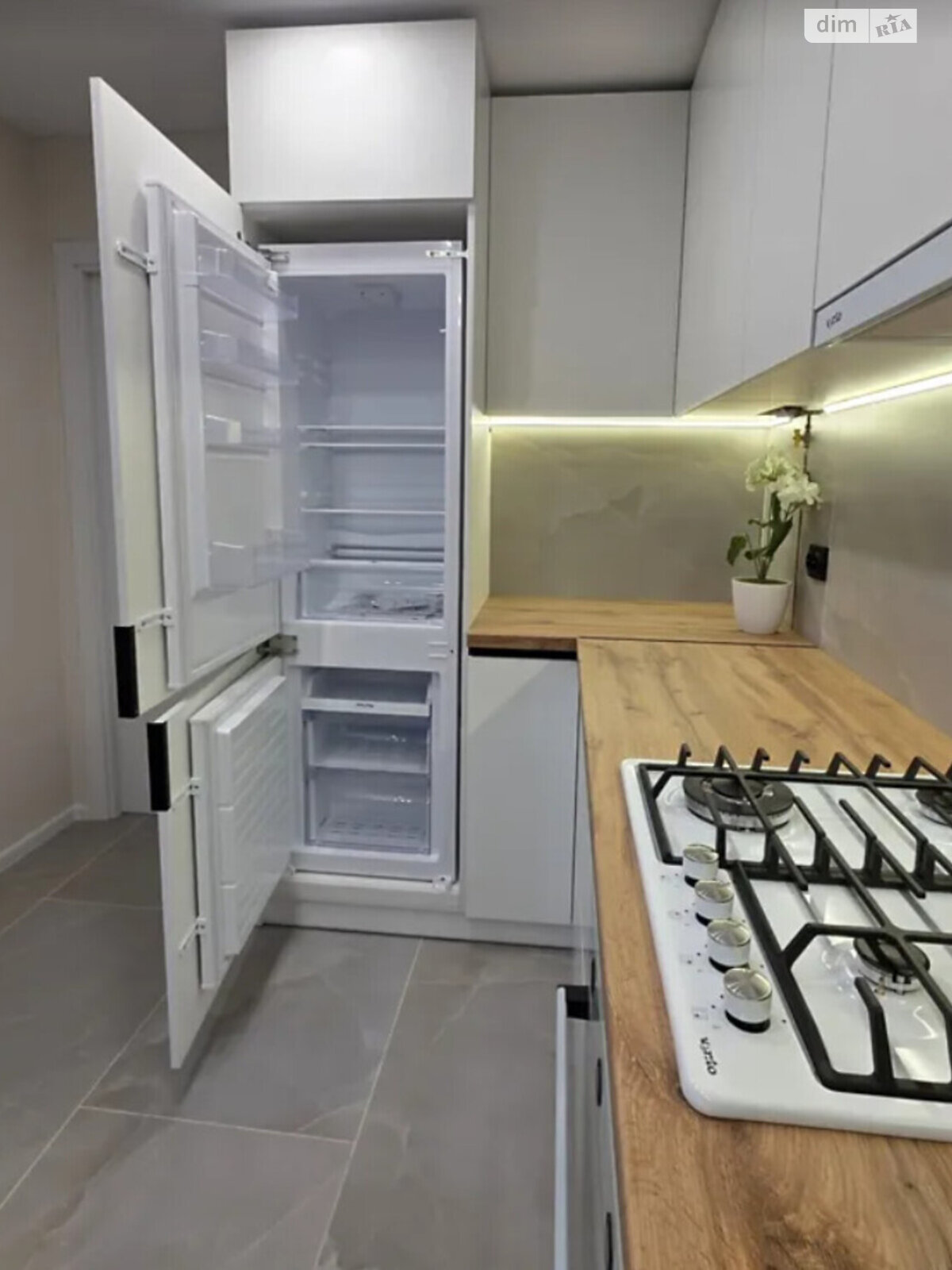Продажа трехкомнатной квартиры в Тернополе, на ул. Владимира Лучаковского, район Дружба фото 1 Продажа трехкомнатной квартиры в Тернополе, на ул. Владимира Лучаковского, район Дружба фото 1