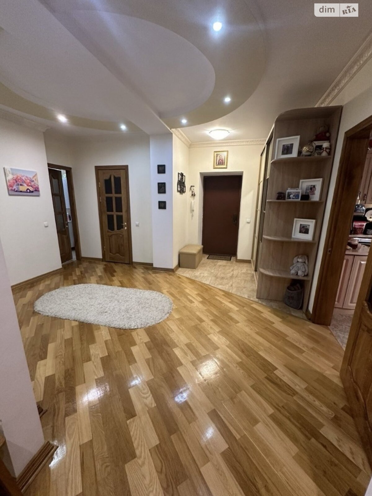 Продажа трехкомнатной квартиры в Тернополе, на ул. Мира, район Дружба фото 1 Продажа трехкомнатной квартиры в Тернополе, на ул. Мира, район Дружба фото 1
