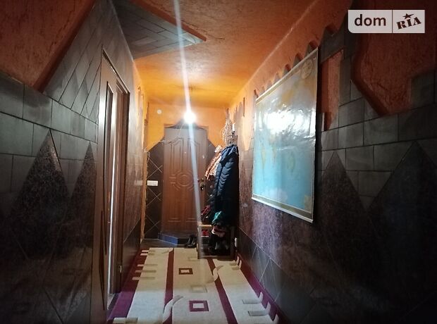 Продаж семикімнатної квартири в Тернополі, на вул. Тролейбусна, район Дружба фото 1 Продаж семикімнатної квартири в Тернополі, на вул. Тролейбусна, район Дружба фото 1