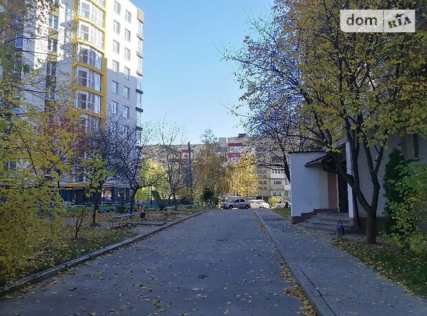 Продаж семикімнатної квартири в Тернополі, на вул. Тролейбусна, район Дружба фото 1 Продаж семикімнатної квартири в Тернополі, на вул. Тролейбусна, район Дружба фото 1