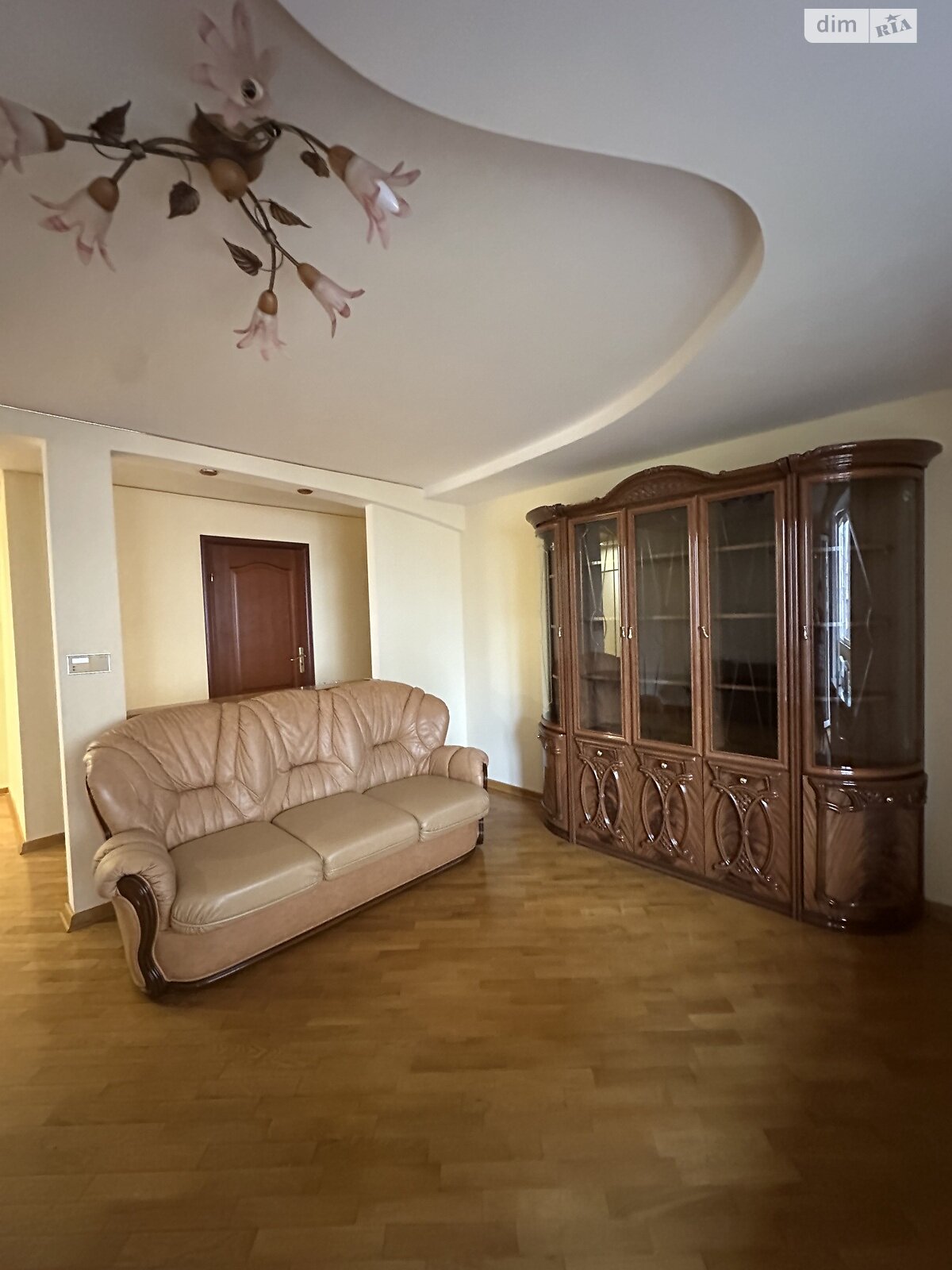 Продаж трикімнатної квартири в Тернополі, на бул. Просвіти 12, район Дружба фото 1 Продаж трикімнатної квартири в Тернополі, на бул. Просвіти 12, район Дружба фото 1