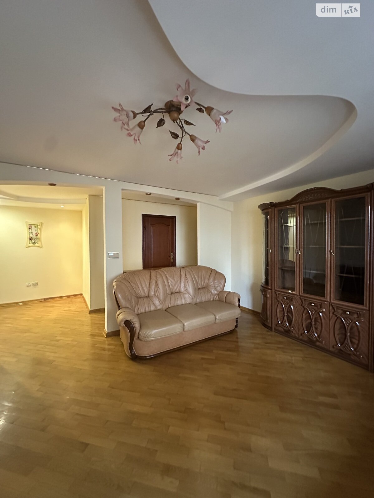 Продаж трикімнатної квартири в Тернополі, на бул. Просвіти 12, район Дружба фото 1 Продаж трикімнатної квартири в Тернополі, на бул. Просвіти 12, район Дружба фото 1