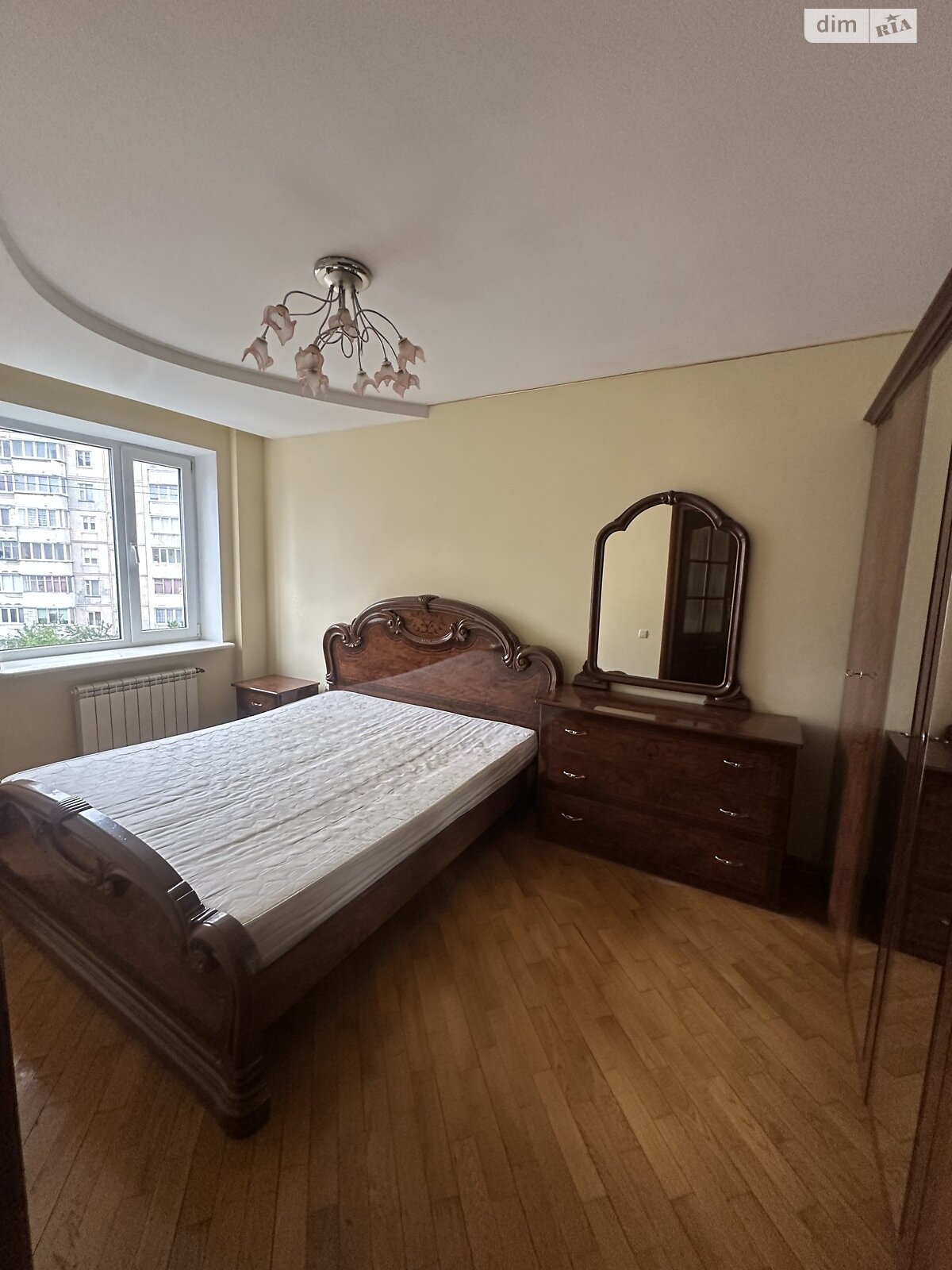 Продаж трикімнатної квартири в Тернополі, на бул. Просвіти 12, район Дружба фото 1 Продаж трикімнатної квартири в Тернополі, на бул. Просвіти 12, район Дружба фото 1