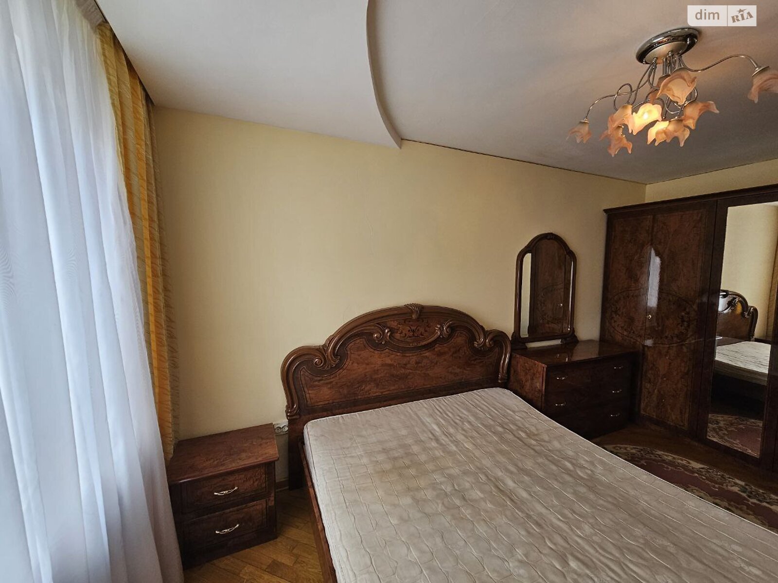 Продаж трикімнатної квартири в Тернополі, на бул. Просвіти, район Дружба фото 1 Продаж трикімнатної квартири в Тернополі, на бул. Просвіти, район Дружба фото 1