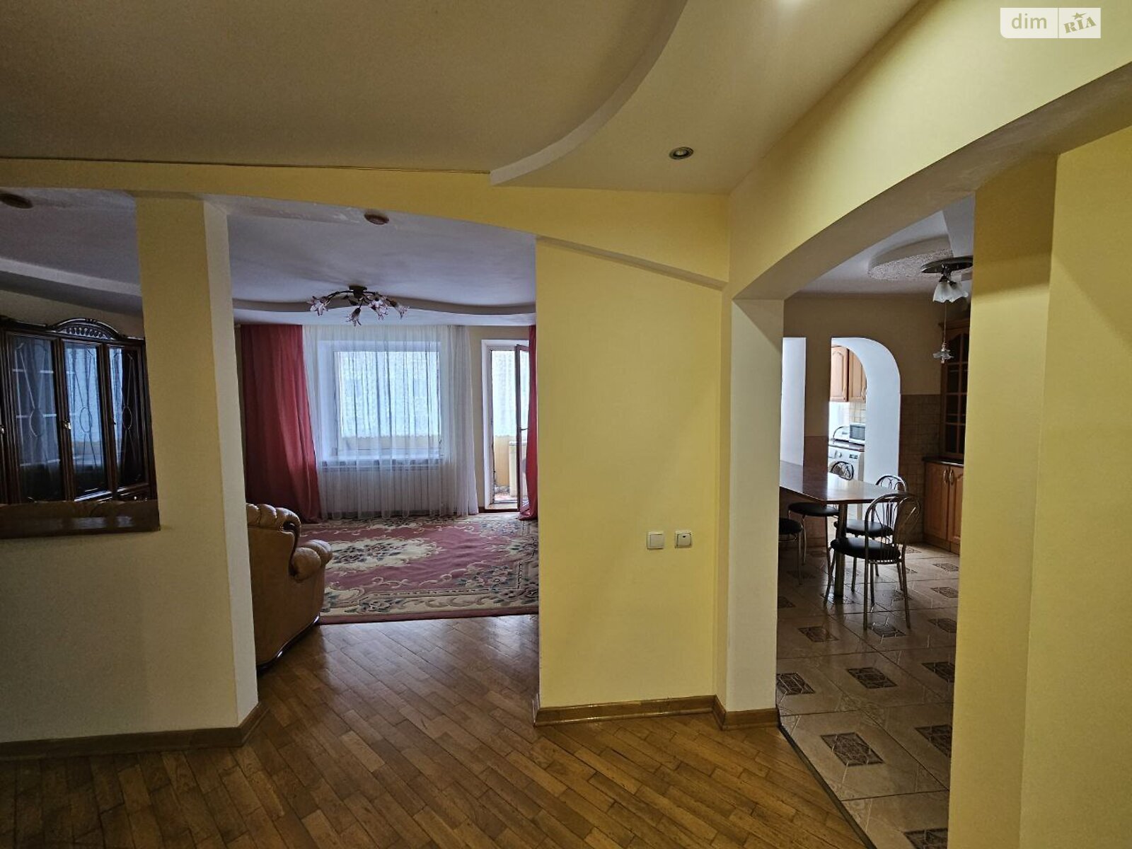 Продаж трикімнатної квартири в Тернополі, на бул. Просвіти, район Дружба фото 1 Продаж трикімнатної квартири в Тернополі, на бул. Просвіти, район Дружба фото 1