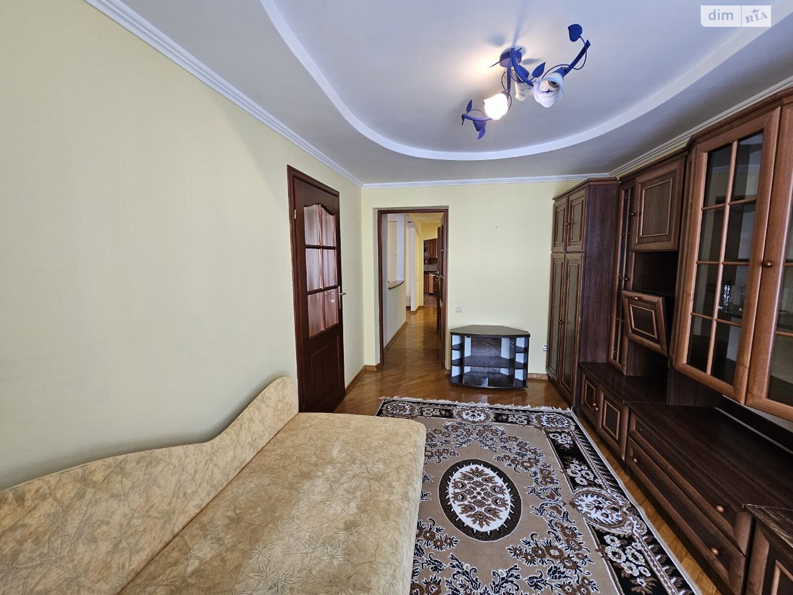 Продаж трикімнатної квартири в Тернополі, на бул. Просвіти, район Дружба фото 1 Продаж трикімнатної квартири в Тернополі, на бул. Просвіти, район Дружба фото 1