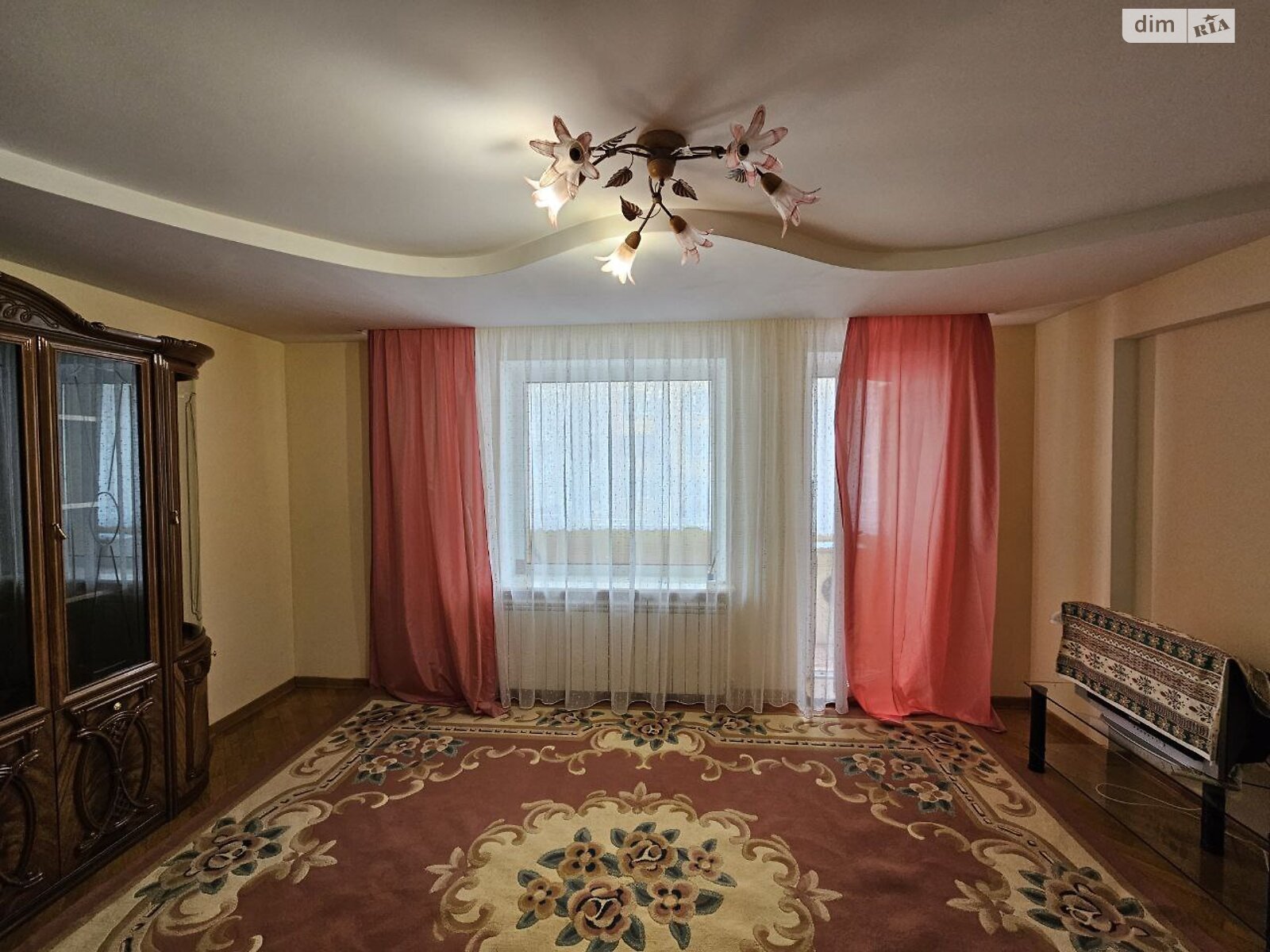 Продаж трикімнатної квартири в Тернополі, на бул. Просвіти, район Дружба фото 1 Продаж трикімнатної квартири в Тернополі, на бул. Просвіти, район Дружба фото 1