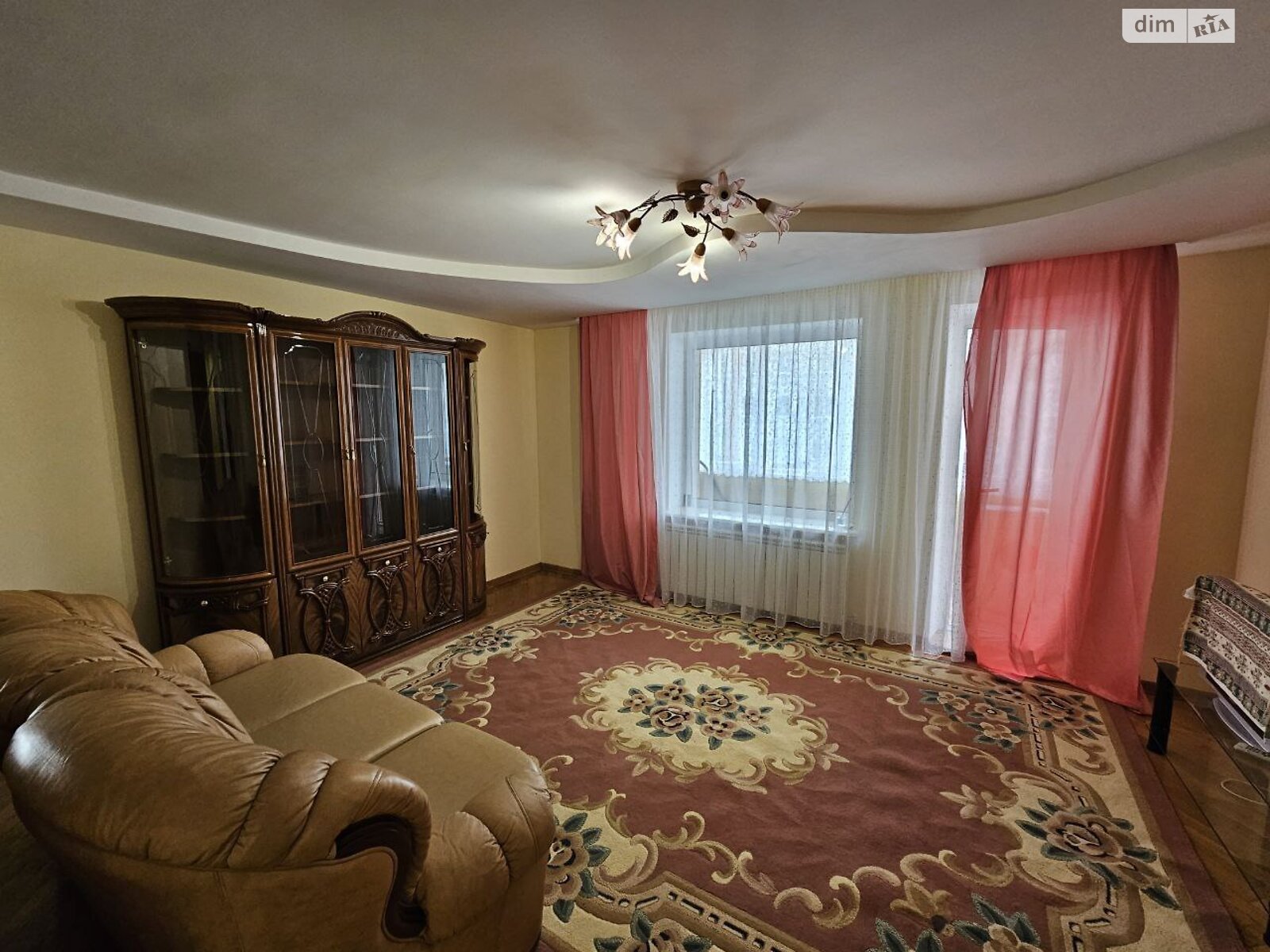 Продаж трикімнатної квартири в Тернополі, на бул. Просвіти, район Дружба фото 1 Продаж трикімнатної квартири в Тернополі, на бул. Просвіти, район Дружба фото 1
