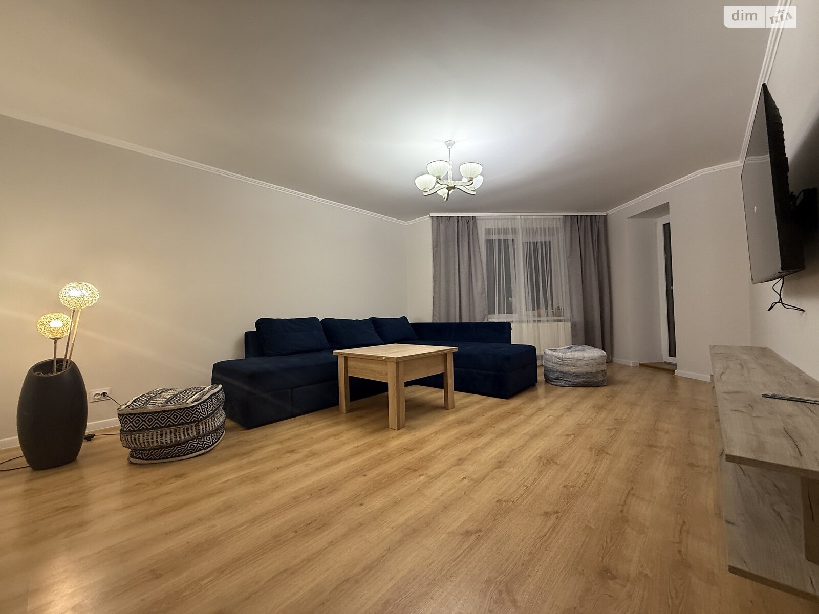 Продажа трехкомнатной квартиры в Тернополе, на бул. Просвещения, район Дружба фото 1