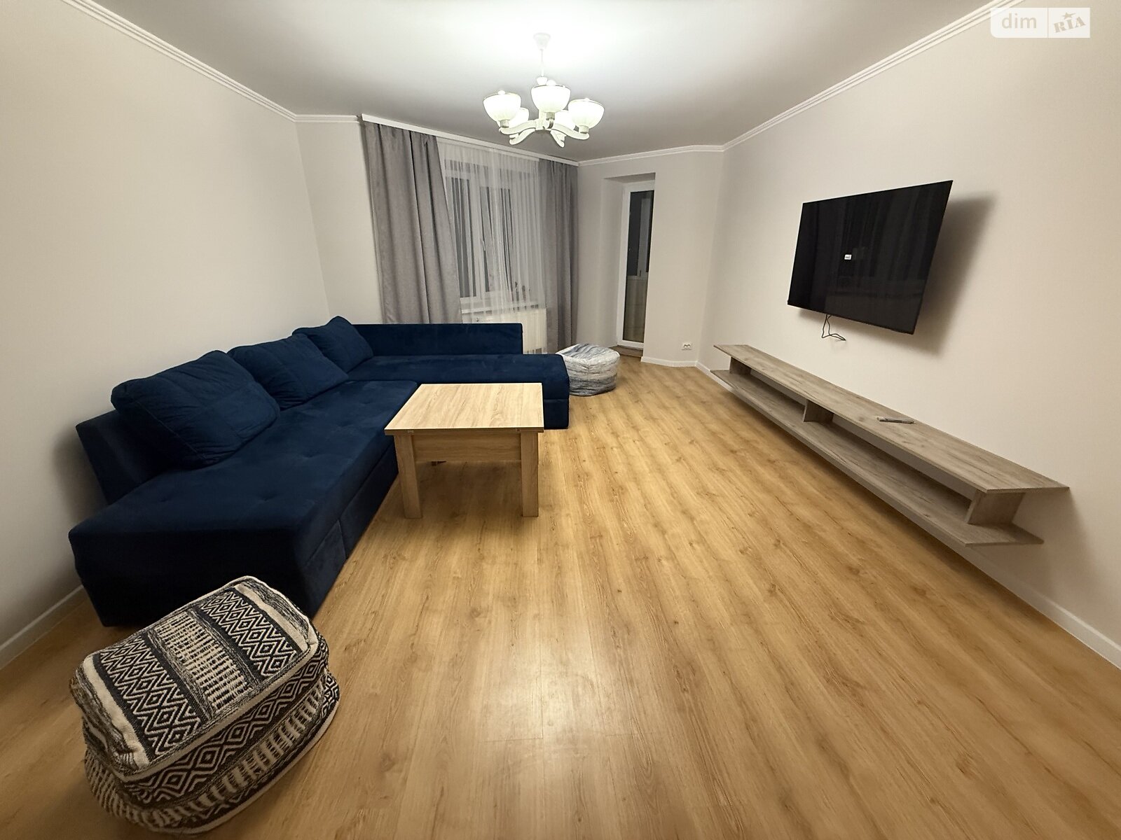 Продажа трехкомнатной квартиры в Тернополе, на бул. Просвещения, район Дружба фото 1