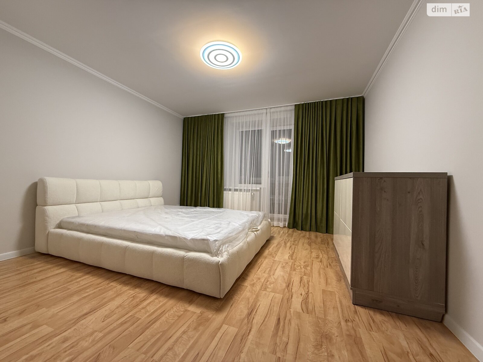 Продажа трехкомнатной квартиры в Тернополе, на бул. Просвещения, район Дружба фото 1