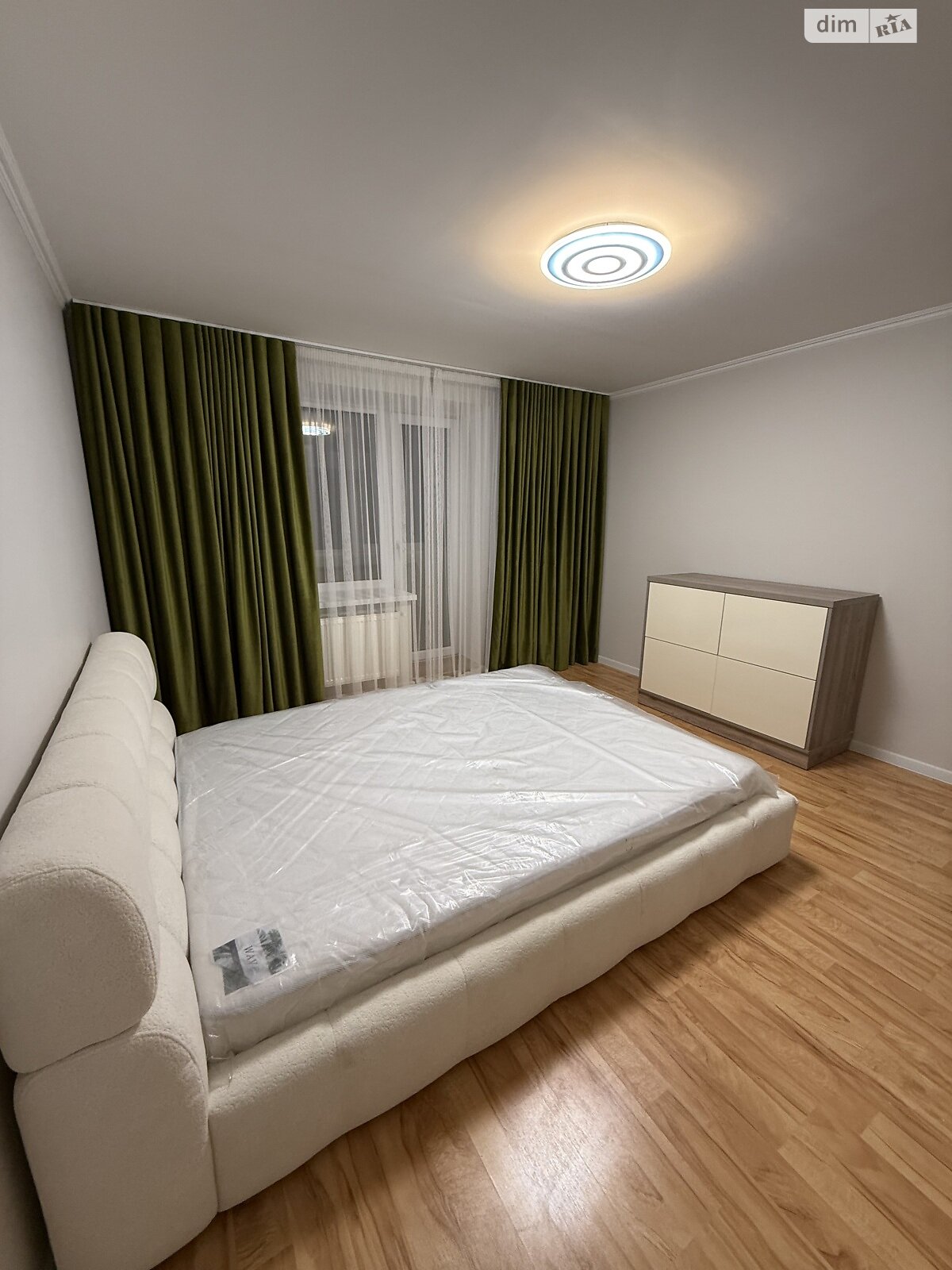 Продажа трехкомнатной квартиры в Тернополе, на бул. Просвещения, район Дружба фото 1