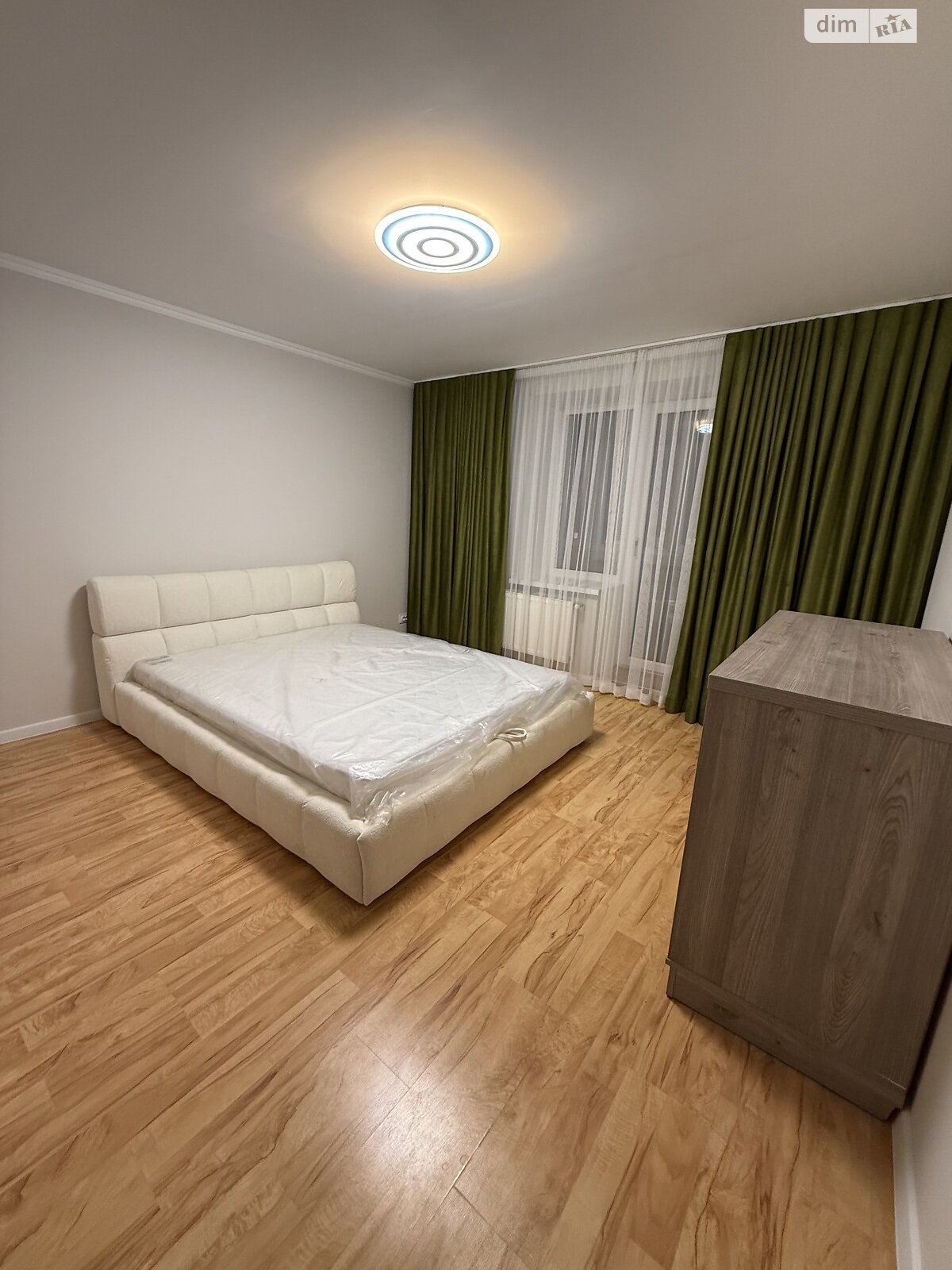 Продажа трехкомнатной квартиры в Тернополе, на бул. Просвещения, район Дружба фото 1