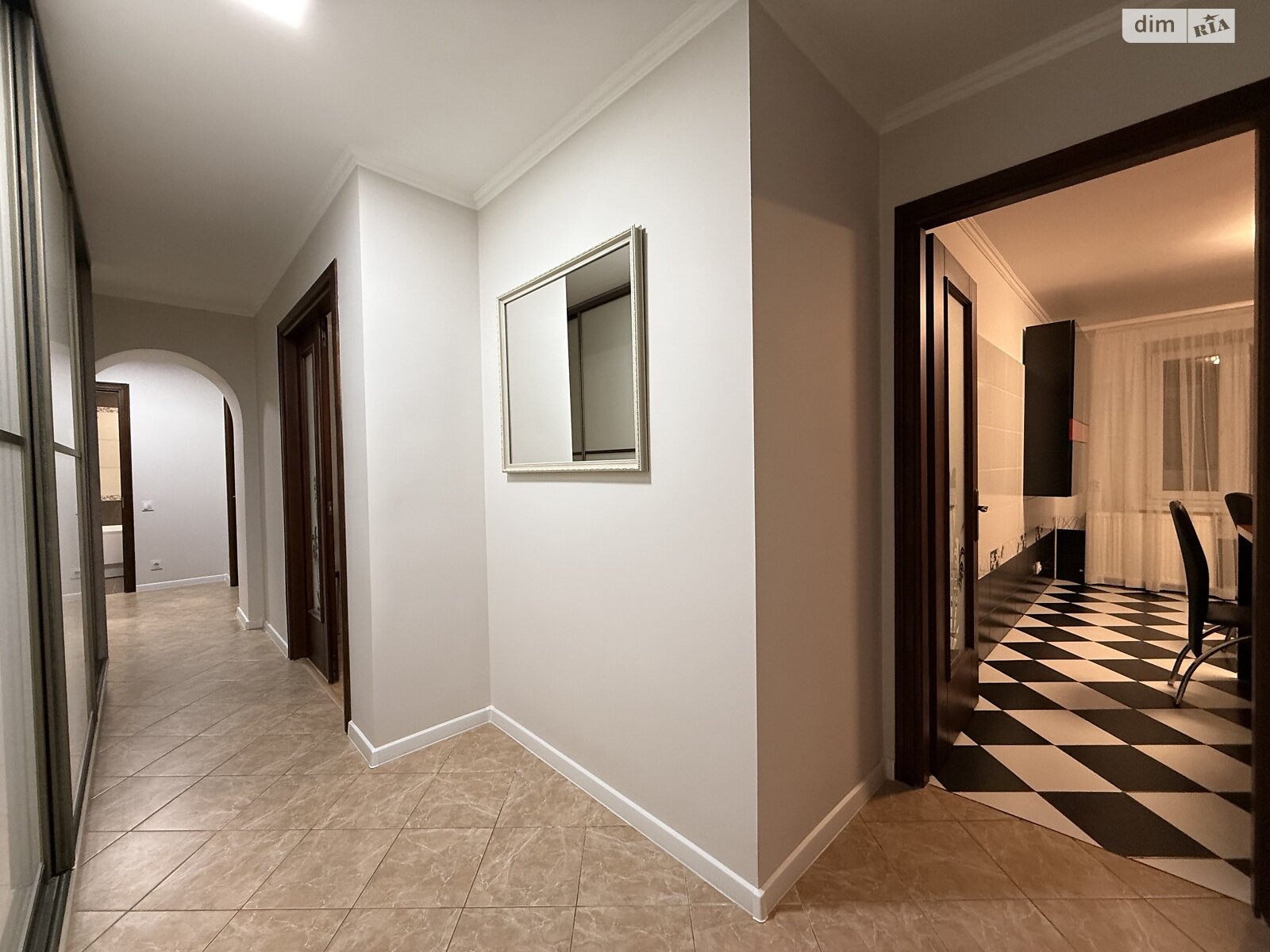 Продажа трехкомнатной квартиры в Тернополе, на бул. Просвещения, район Дружба фото 1