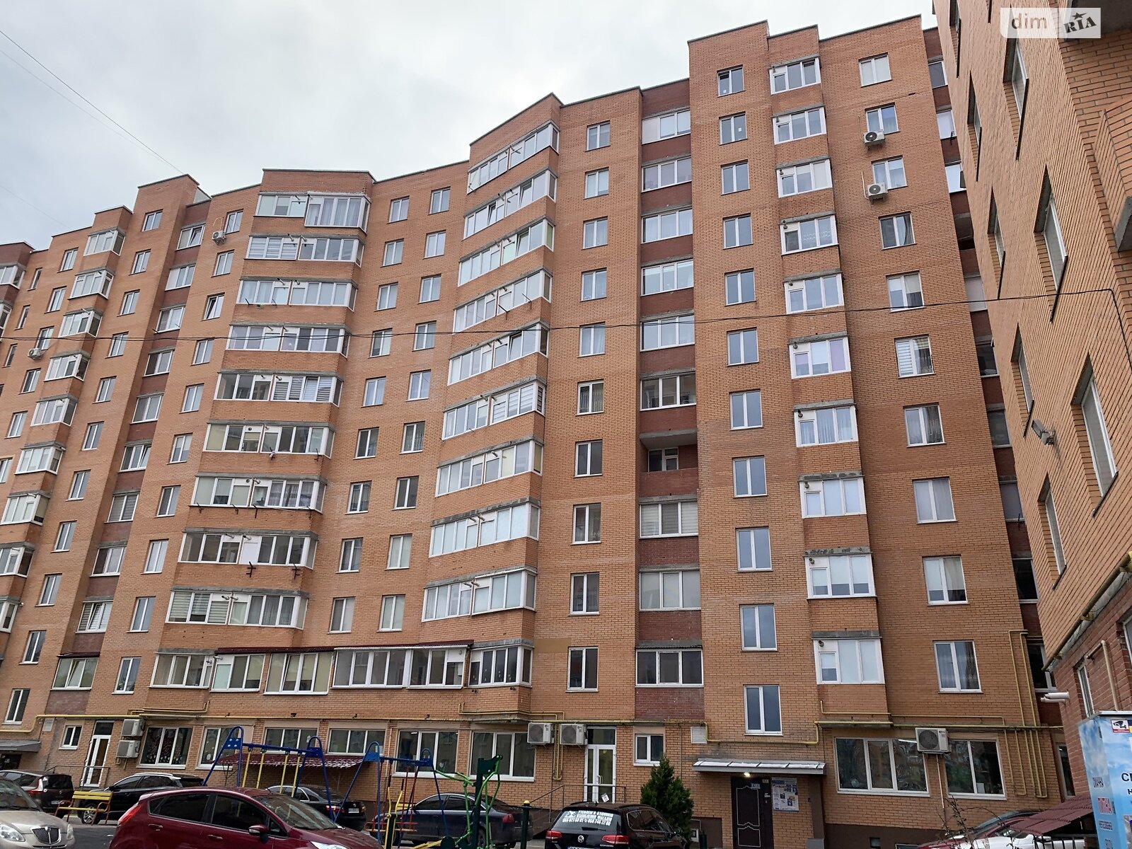 Продажа трехкомнатной квартиры в Тернополе, на ул. Троллейбусная 9Б, район Дружба фото 1 Продажа трехкомнатной квартиры в Тернополе, на ул. Троллейбусная 9Б, район Дружба фото 1