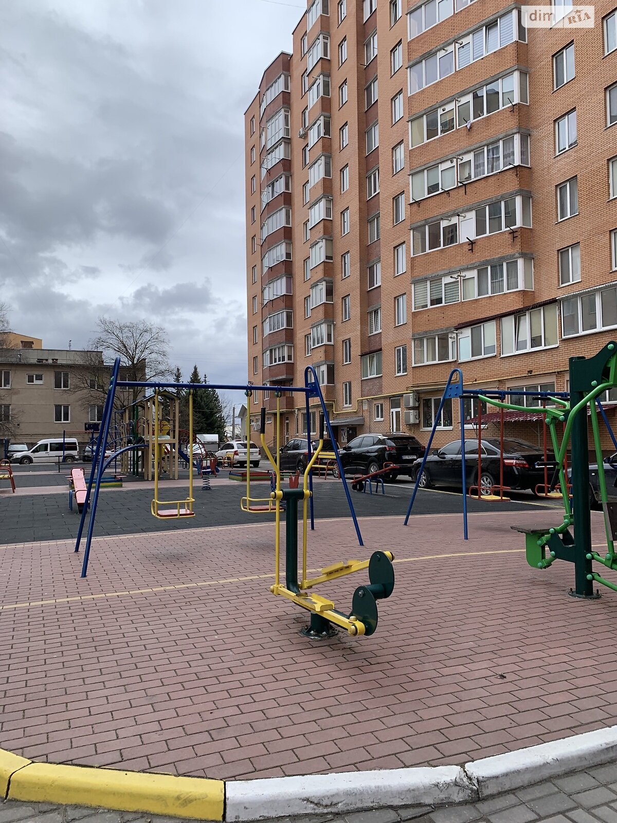 Продажа трехкомнатной квартиры в Тернополе, на ул. Троллейбусная 9Б, район Дружба фото 1 Продажа трехкомнатной квартиры в Тернополе, на ул. Троллейбусная 9Б, район Дружба фото 1