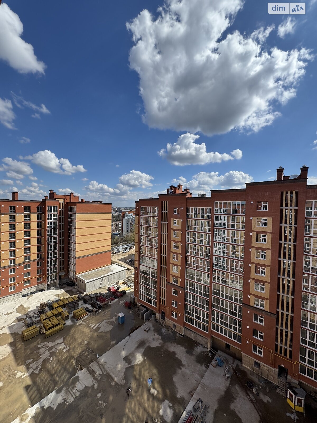 Продажа трехкомнатной квартиры в Тернополе, на ул. Троллейбусная, район Дружба фото 1 Продажа трехкомнатной квартиры в Тернополе, на ул. Троллейбусная, район Дружба фото 1