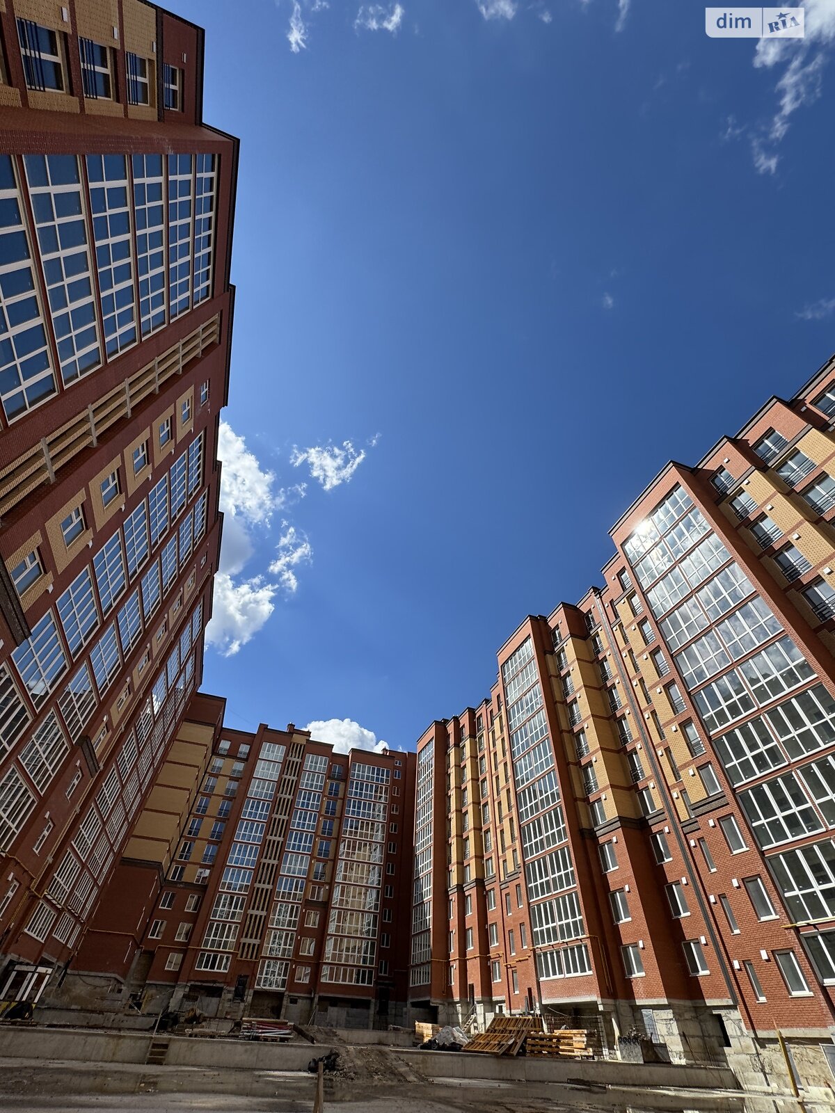 Продажа трехкомнатной квартиры в Тернополе, на ул. Троллейбусная, район Дружба фото 1 Продажа трехкомнатной квартиры в Тернополе, на ул. Троллейбусная, район Дружба фото 1