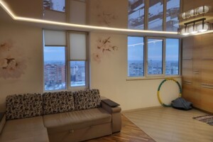Продажа трехкомнатной квартиры в Тернополе, на ул. Троллейбусная, район Дружба фото 2