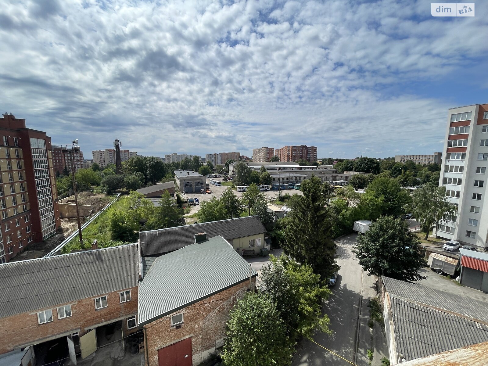 Продаж однокімнатної квартири в Тернополі, на вул. Тролейбусна 5В, район Дружба фото 1 Продаж однокімнатної квартири в Тернополі, на вул. Тролейбусна 5В, район Дружба фото 1