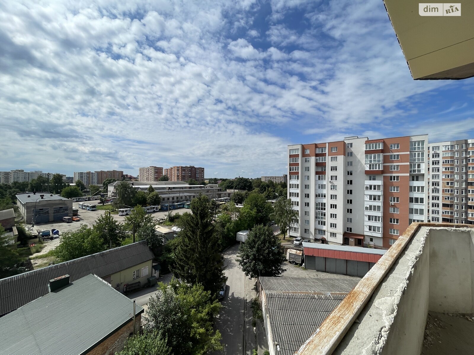 Продаж однокімнатної квартири в Тернополі, на вул. Тролейбусна 5В, район Дружба фото 1 Продаж однокімнатної квартири в Тернополі, на вул. Тролейбусна 5В, район Дружба фото 1