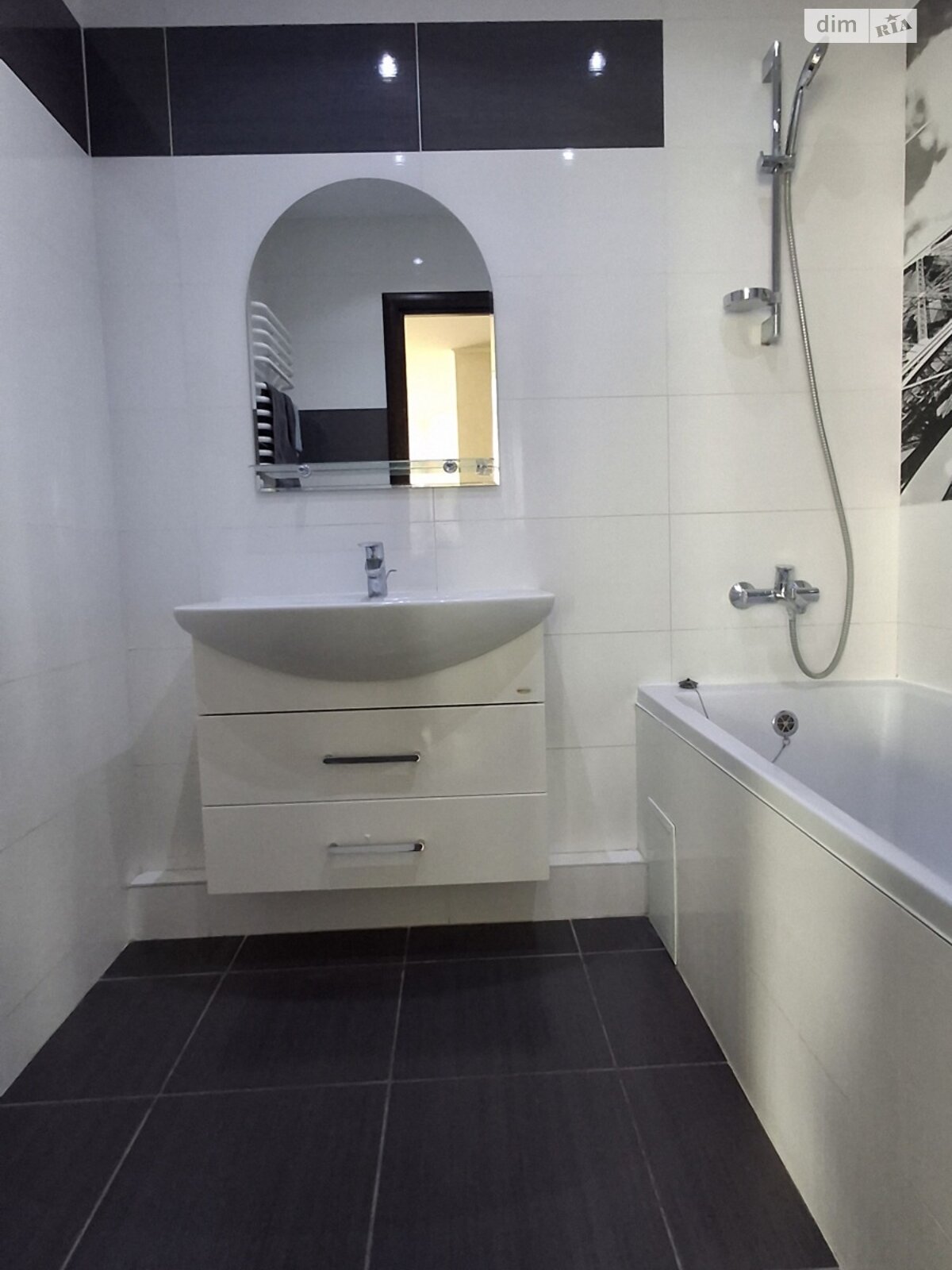 Продажа трехкомнатной квартиры в Тернополе, на ул. Троллейбусная, район Дружба фото 1