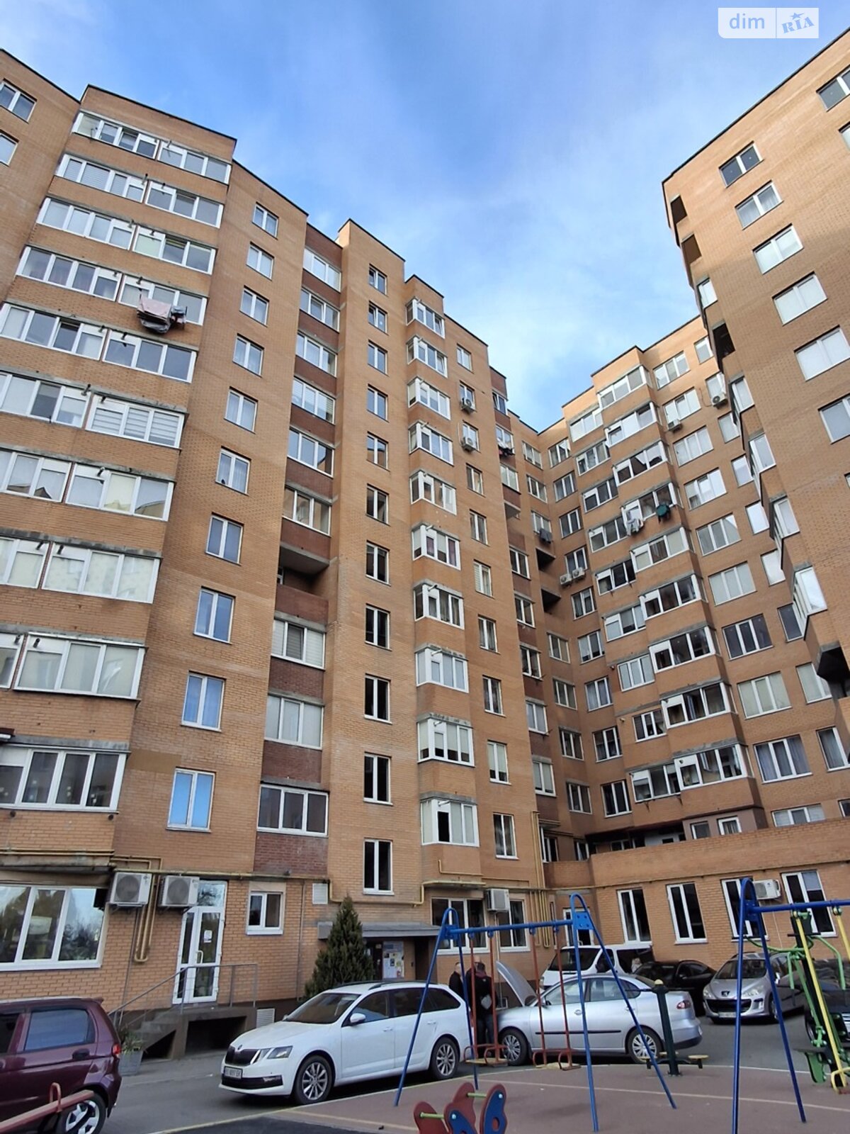 Продажа трехкомнатной квартиры в Тернополе, на ул. Троллейбусная, район Дружба фото 1