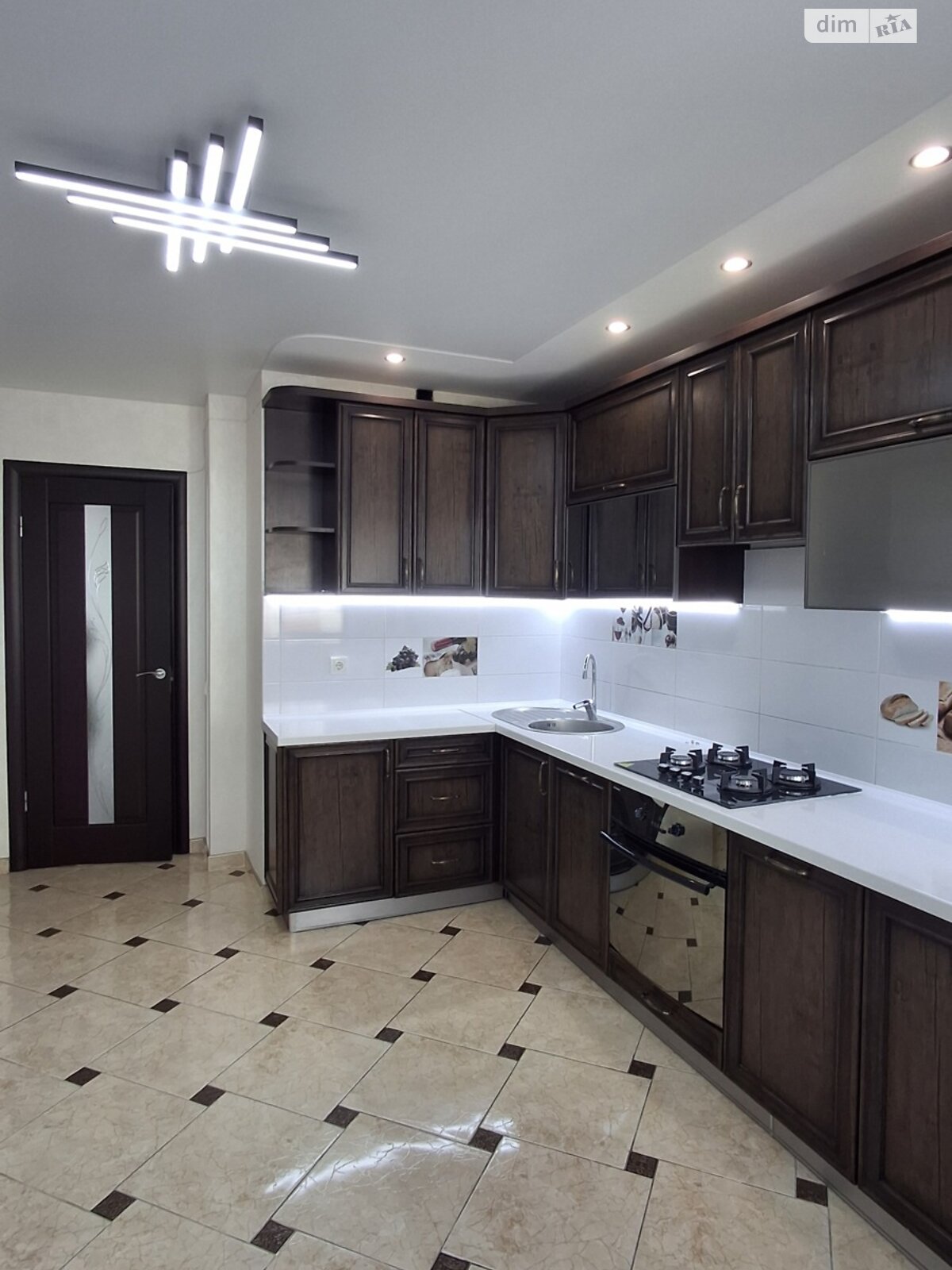 Продажа трехкомнатной квартиры в Тернополе, на ул. Троллейбусная, район Дружба фото 1