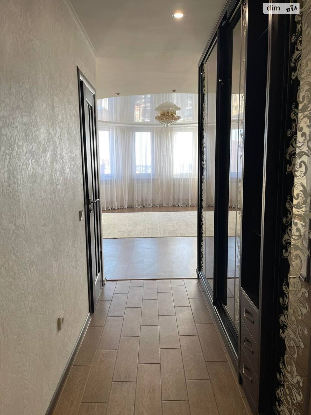 Продажа трехкомнатной квартиры в Тернополе, на ул. Троллейбусная 9Б, район Дружба фото 1