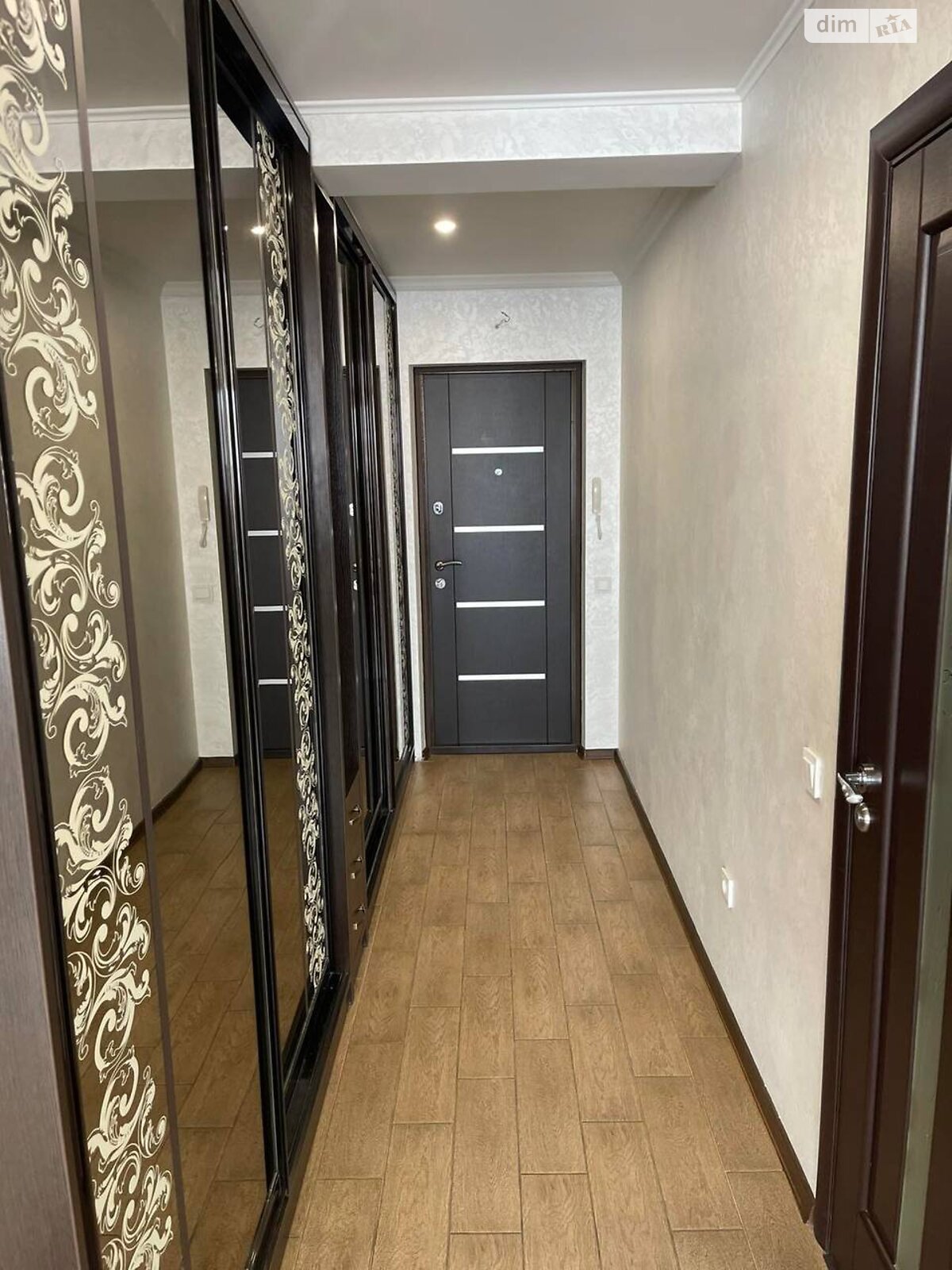 Продажа трехкомнатной квартиры в Тернополе, на ул. Троллейбусная 9Б, район Дружба фото 1