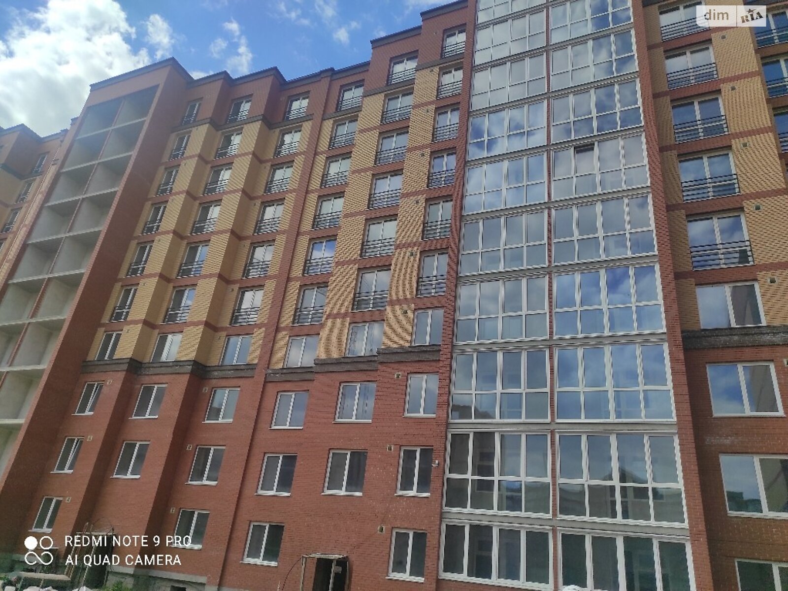 Продажа трехкомнатной квартиры в Тернополе, на ул. Владимира Лучаковского 7, район Дружба фото 1 Продажа трехкомнатной квартиры в Тернополе, на ул. Владимира Лучаковского 7, район Дружба фото 1