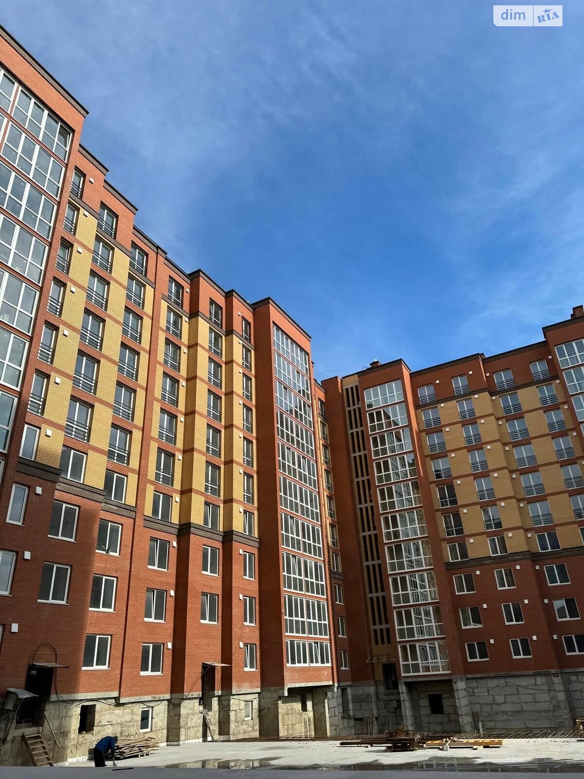 Продажа трехкомнатной квартиры в Тернополе, на ул. Владимира Лучаковского, район Дружба фото 1 Продажа трехкомнатной квартиры в Тернополе, на ул. Владимира Лучаковского, район Дружба фото 1