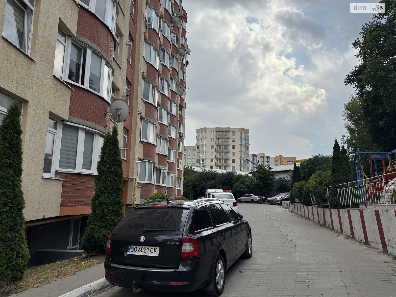 Продаж трикімнатної квартири в Тернополі, на вул. Володимира Лучаковського, район Дружба фото 1 Продаж трикімнатної квартири в Тернополі, на вул. Володимира Лучаковського, район Дружба фото 1