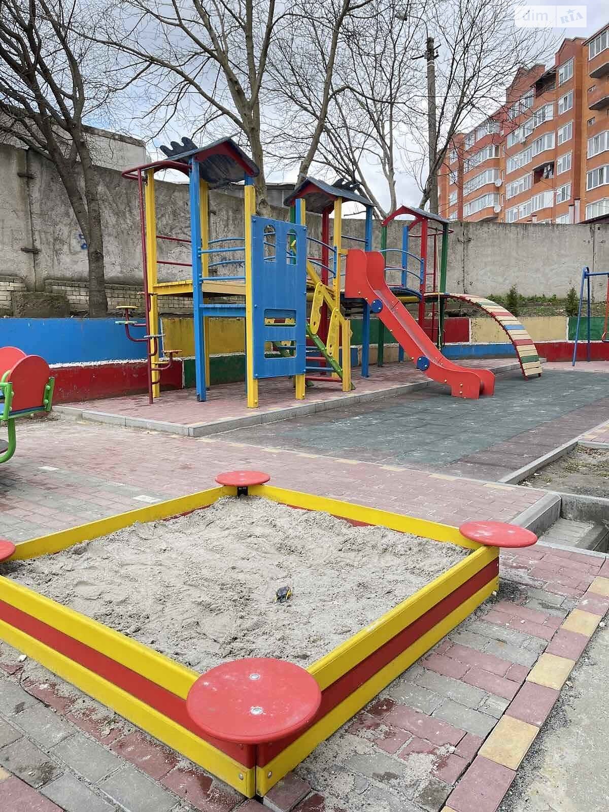 Продаж двокімнатної квартири в Тернополі, на вул. Володимира Лучаковського, район Дружба фото 1 Продаж двокімнатної квартири в Тернополі, на вул. Володимира Лучаковського, район Дружба фото 1