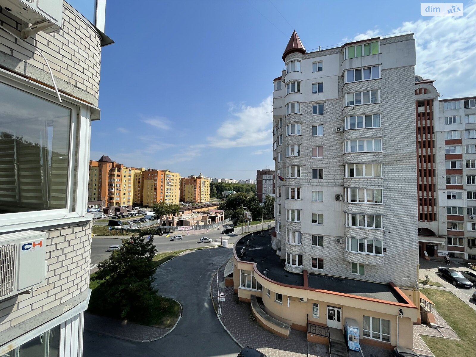 Продажа трехкомнатной квартиры в Тернополе, на ул. Евгения Коновальца, район Канада фото 1 Продажа трехкомнатной квартиры в Тернополе, на ул. Евгения Коновальца, район Канада фото 1
