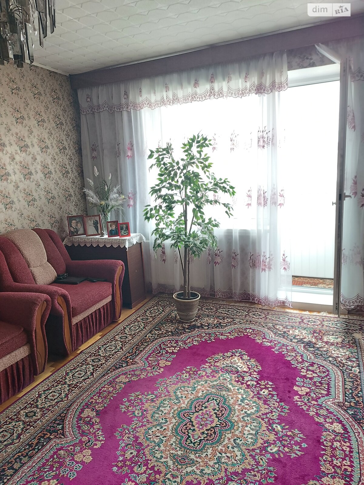 Продажа трехкомнатной квартиры в Тернополе, на ул. Евгения Коновальца, район Канада фото 1 Продажа трехкомнатной квартиры в Тернополе, на ул. Евгения Коновальца, район Канада фото 1