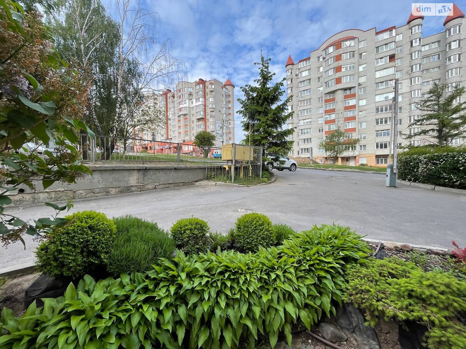 Продаж трикімнатної квартири в Тернополі, на вул. Євгена Коновальця, район Канада фото 1 Продаж трикімнатної квартири в Тернополі, на вул. Євгена Коновальця, район Канада фото 1